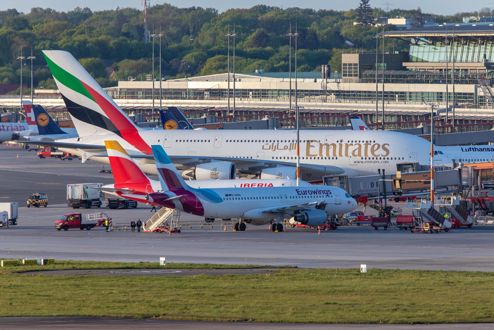 Hamburg Airport: Emirates Airbus A380-842 A388 A6-EVE MSN 250