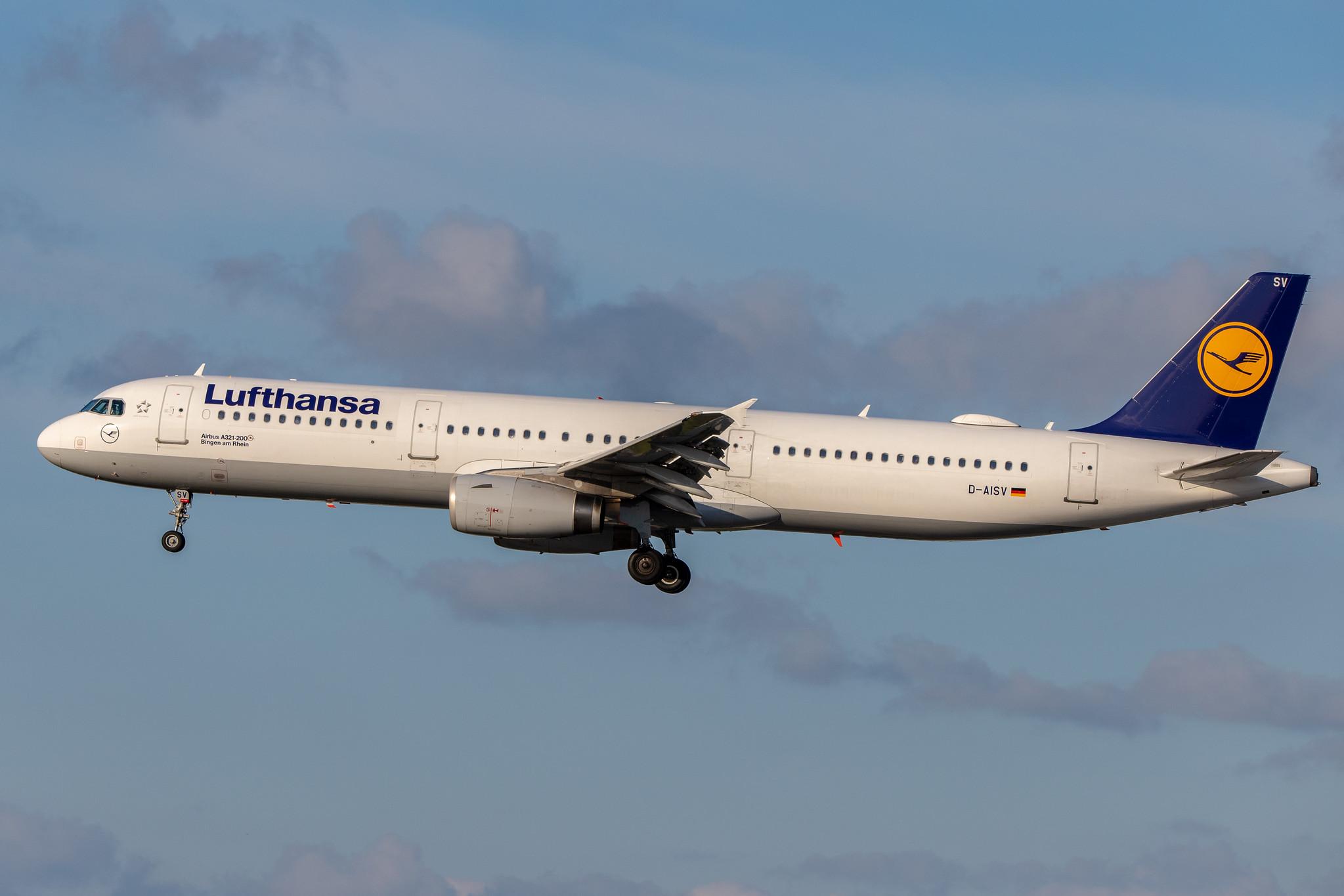 Hamburg Airport: Lufthansa (LH / DLH) |  Airbus A321-231 A321 | D-AISV | MSN 4050