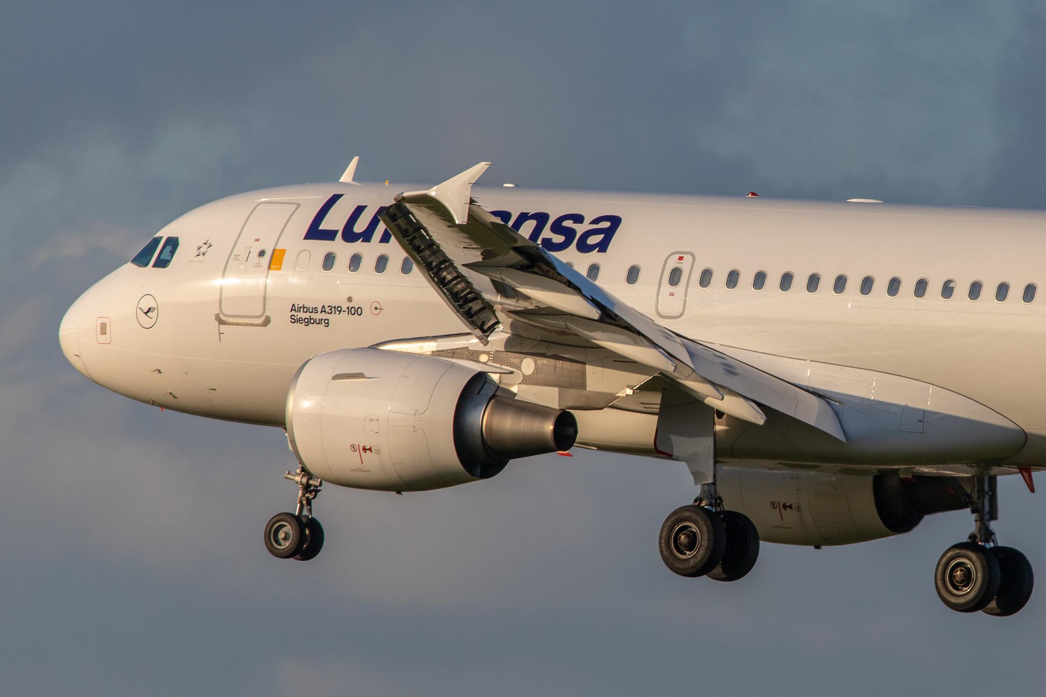 Hamburg Airport: Lufthansa (LH / DLH) |  Airbus A319-112 A319 | D-AIBC | MSN 4332