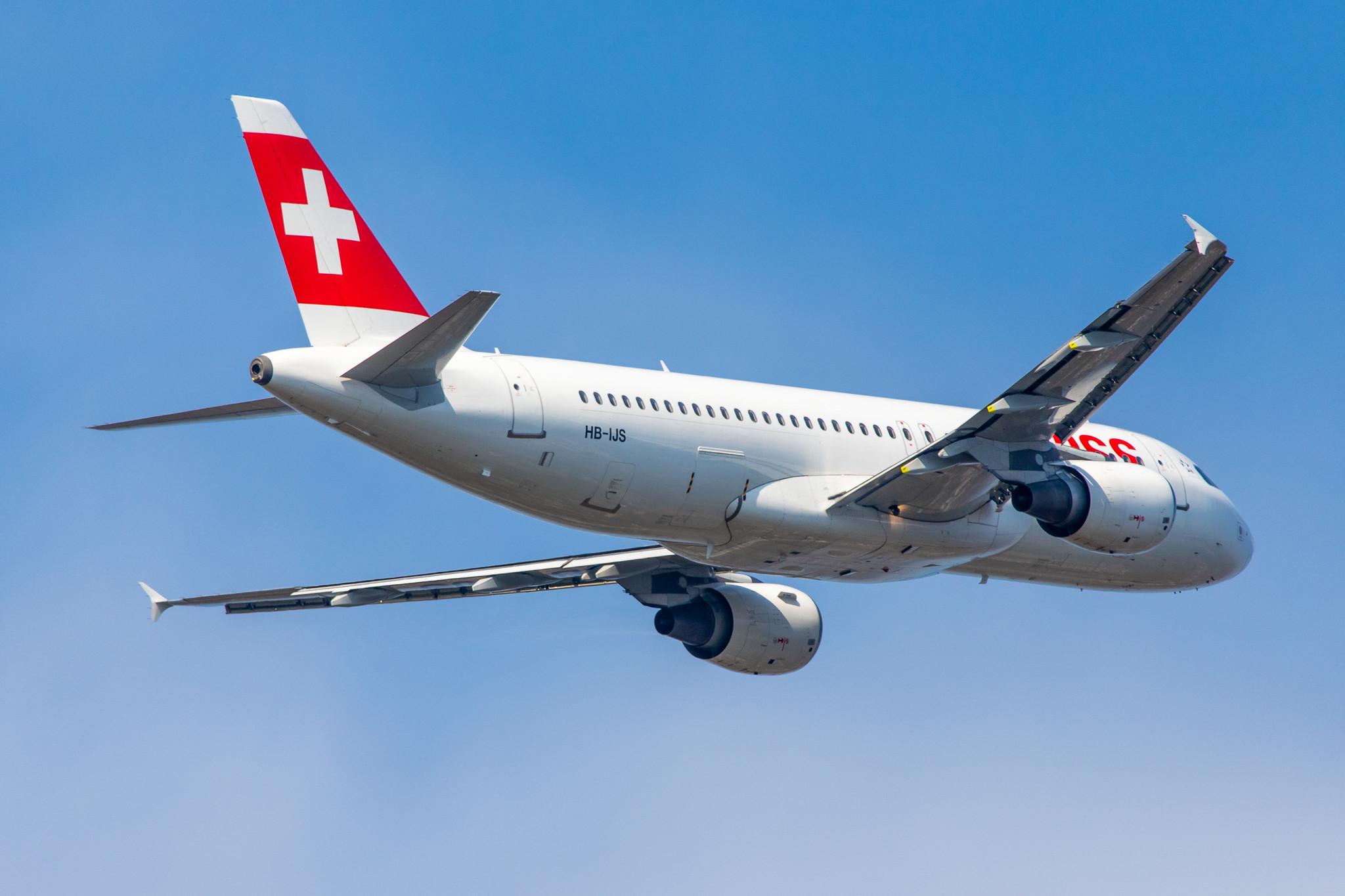 Hamburg Airport: Swiss (LX / SWR) |  Airbus A320-214 A320 | HB-IJS | MSN 0782