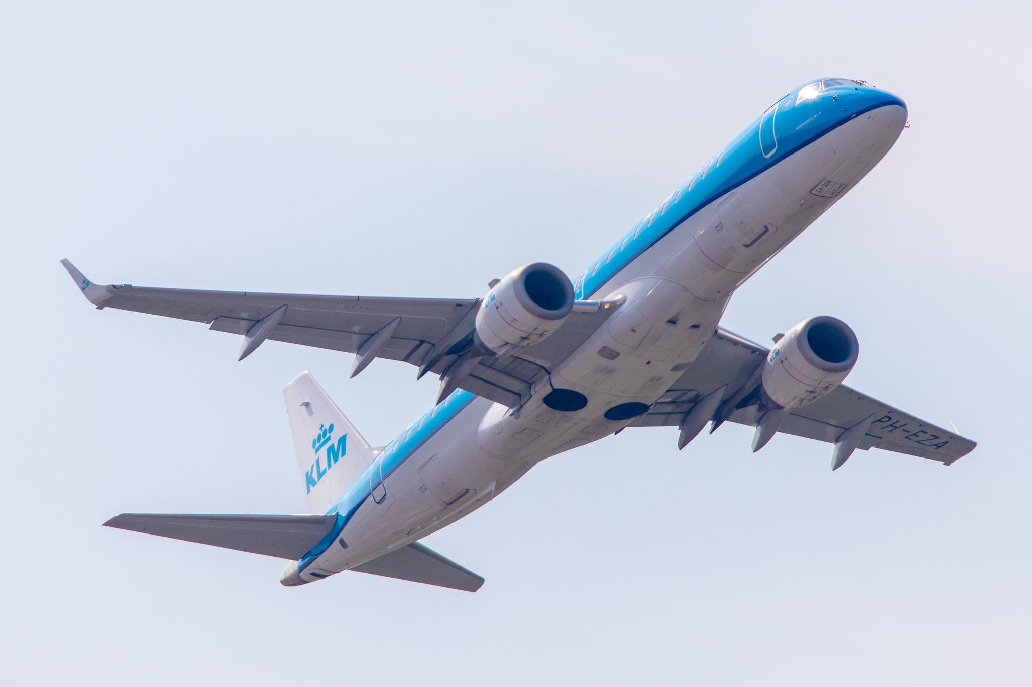 Hamburg Airport: KLM (KL / KLM) | Operator: KLM Cityhopper |  Embraer E190STD E190 | PH-EZA | MSN 19000224