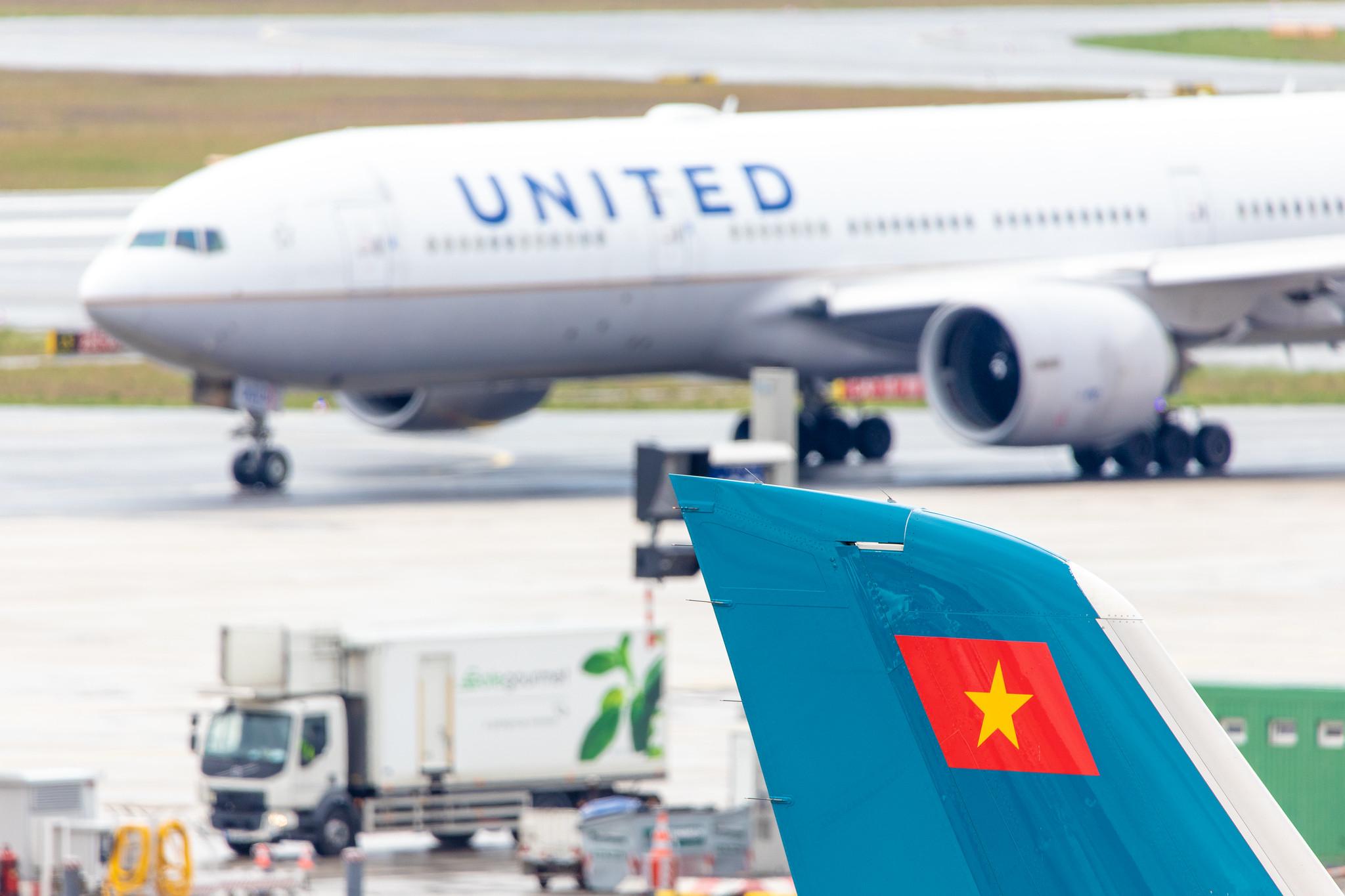 Frankfurt Airport: United Airlines (UA / UAL) |  Boeing 777-224(ER) B772 | N77012 | MSN 29860