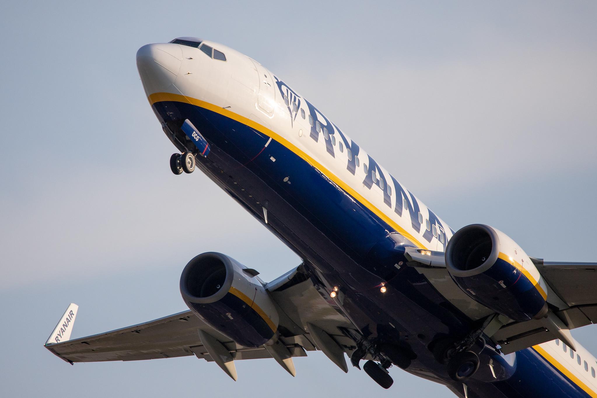Hamburg Airport: Ryanair (FR / RYR) |  Boeing 737-8AS B738 | EI-DCG | MSN 33805