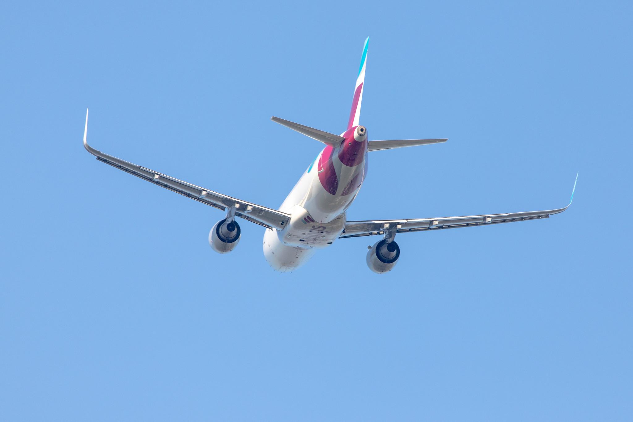 Hamburg Airport: Eurowings (EW / EWG) |  Airbus A320-214 A320 | D-AEWU | MSN 7513