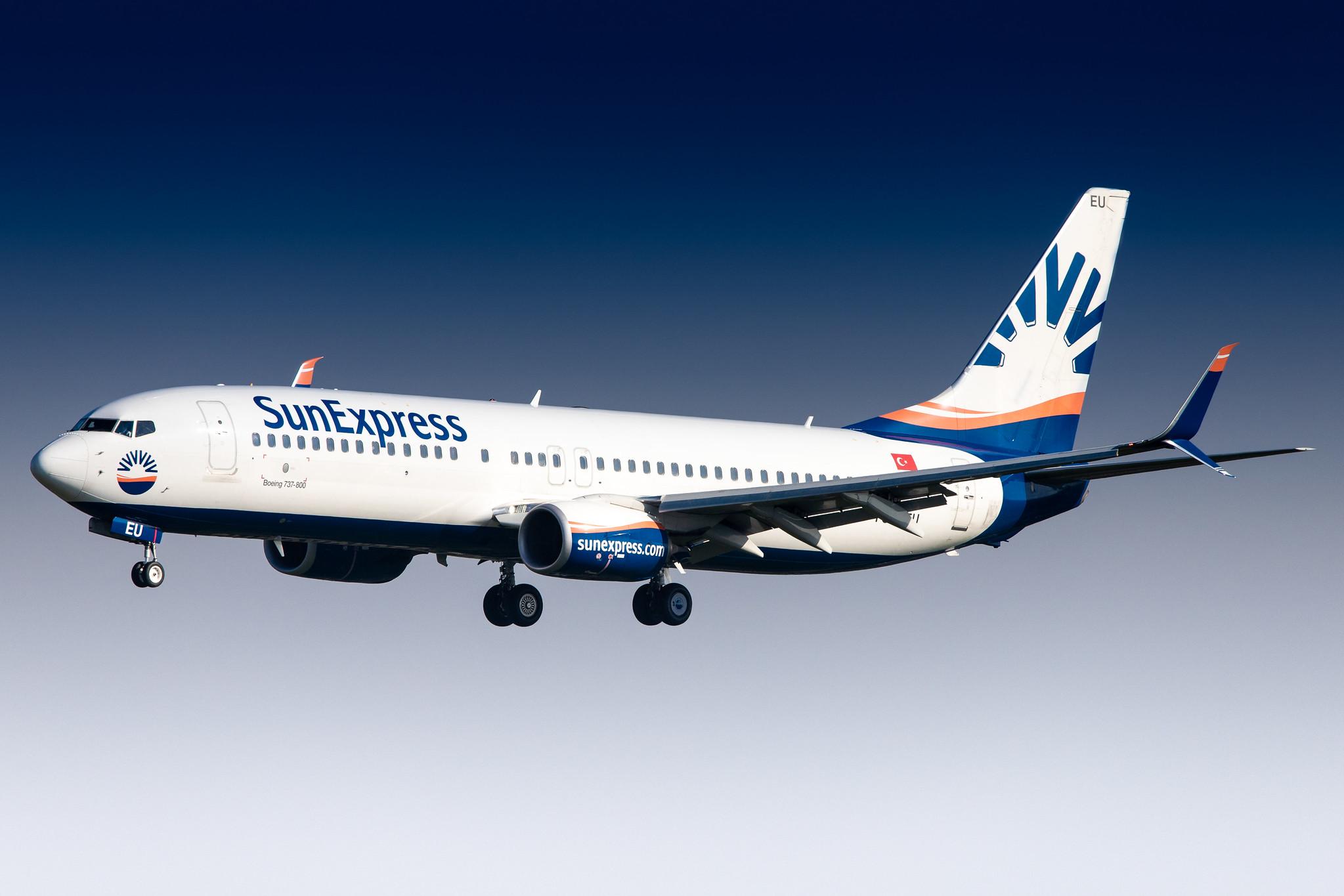 Hamburg Airport: SunExpress (XQ / SXS) |  Boeing 737-8HC B738 | TC-SEU | MSN 61181