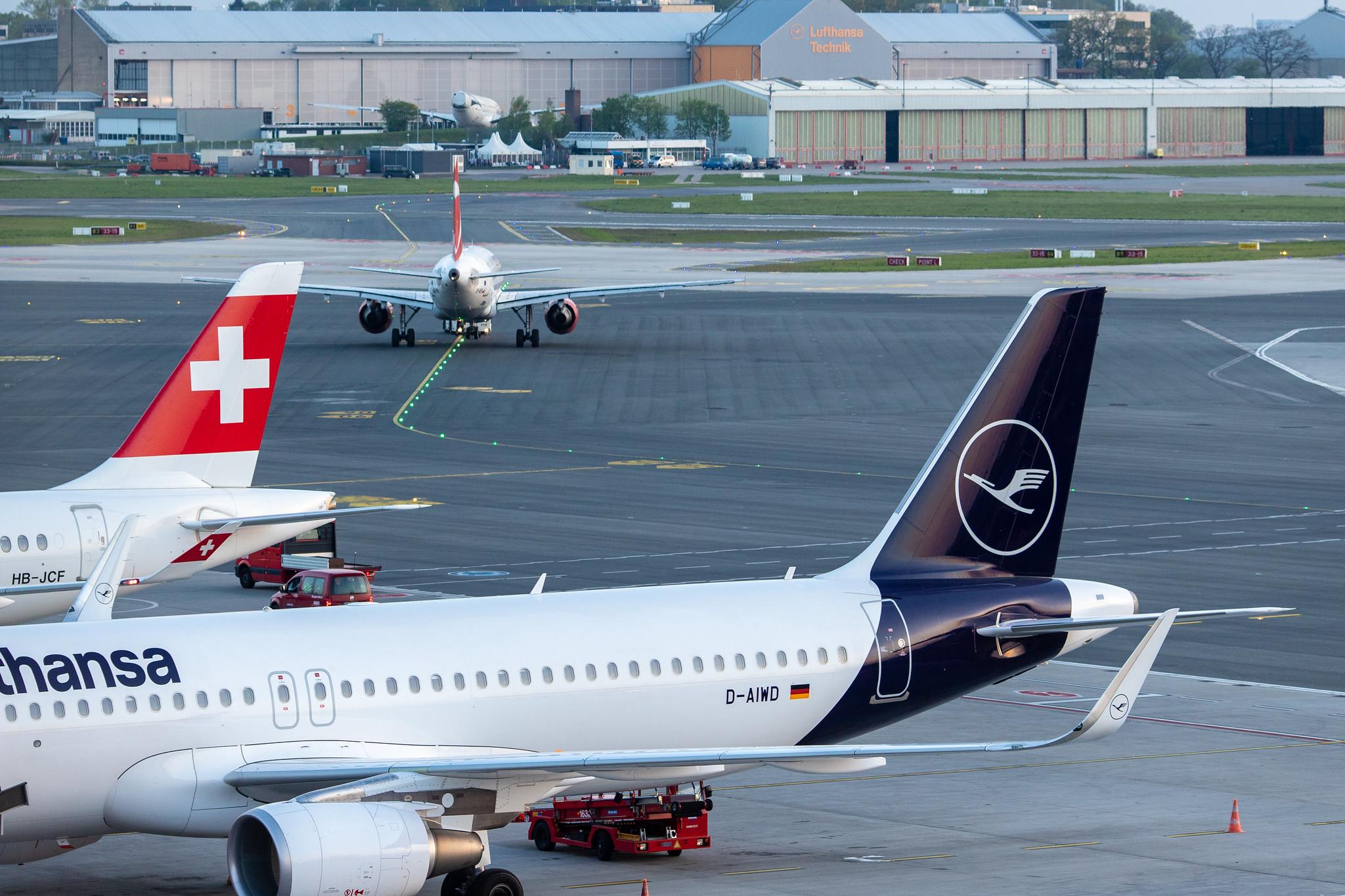 Hamburg Airport: Austrian Airlines (OS / AUA) |  Airbus A320-214 A320 | OE-LBX | MSN 1735