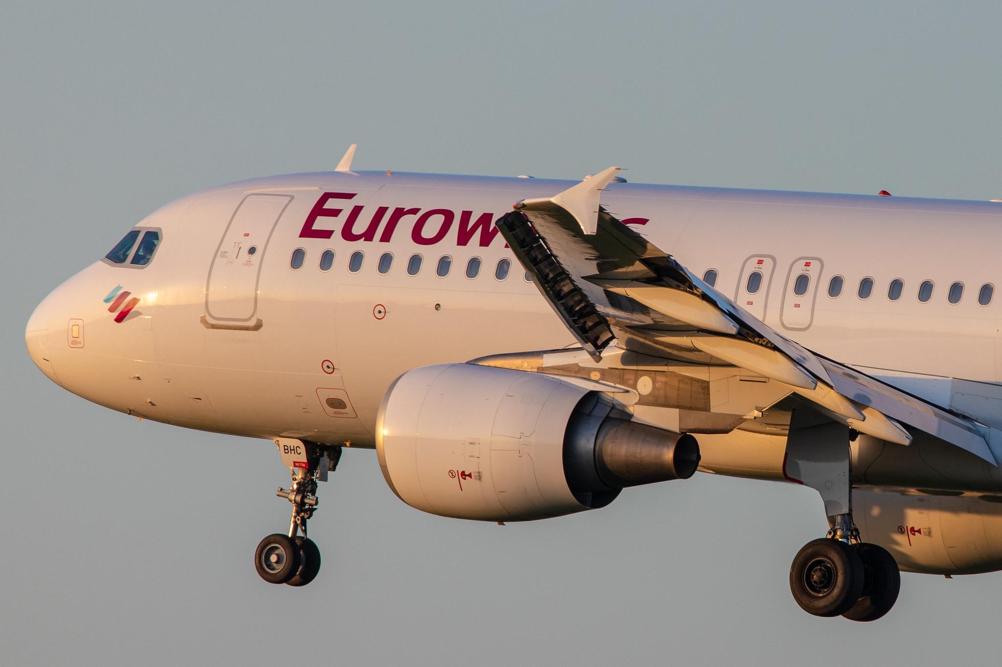 Hamburg Airport: Eurowings (EW / EWG) |  Airbus A320-214 A320 | D-ABHC | MSN 3594