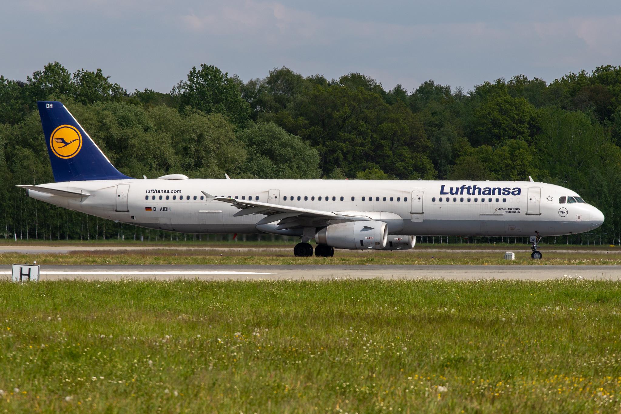 Hamburg Airport: Lufthansa (LH / DLH) |  Airbus A321-231 A321 | D-AIDH | MSN 4710
