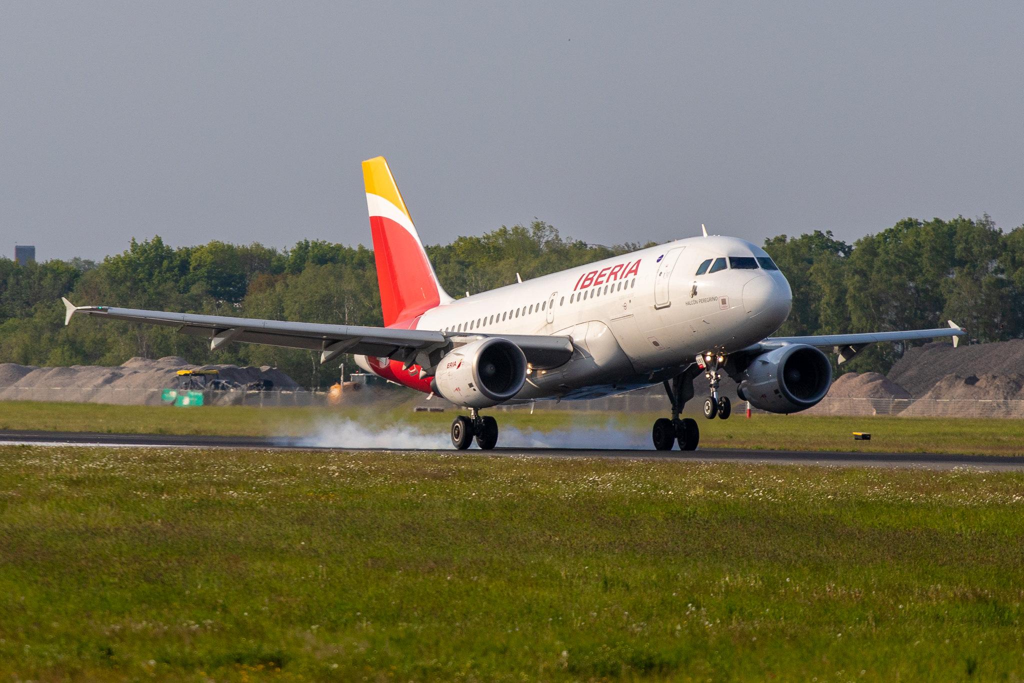 Hamburg Airport: Iberia (IB / IBE) |  Airbus A319-111 A319 | EC-KKS | MSN 3320