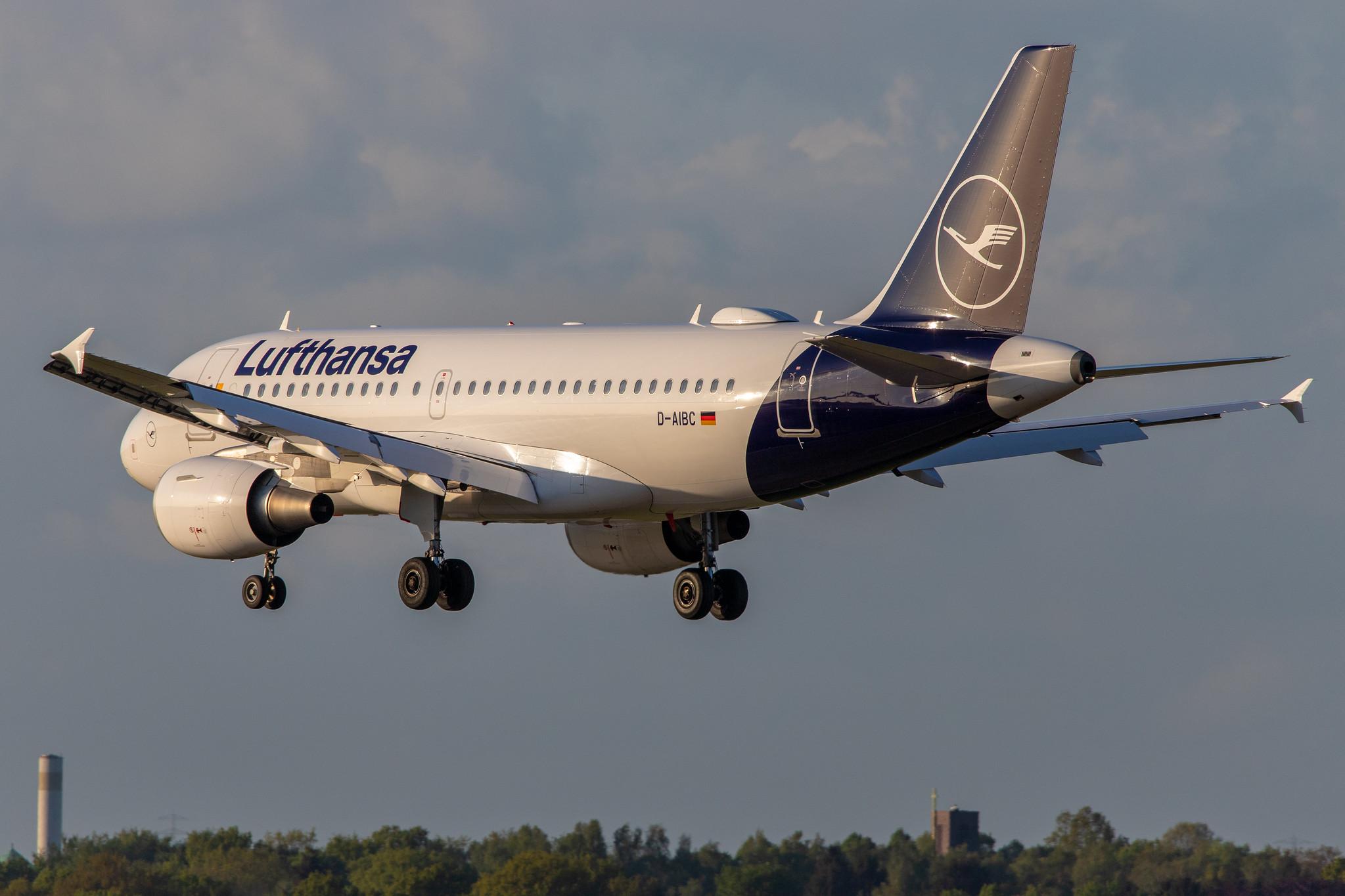 Hamburg Airport: Lufthansa (LH / DLH) |  Airbus A319-112 A319 | D-AIBC | MSN 4332