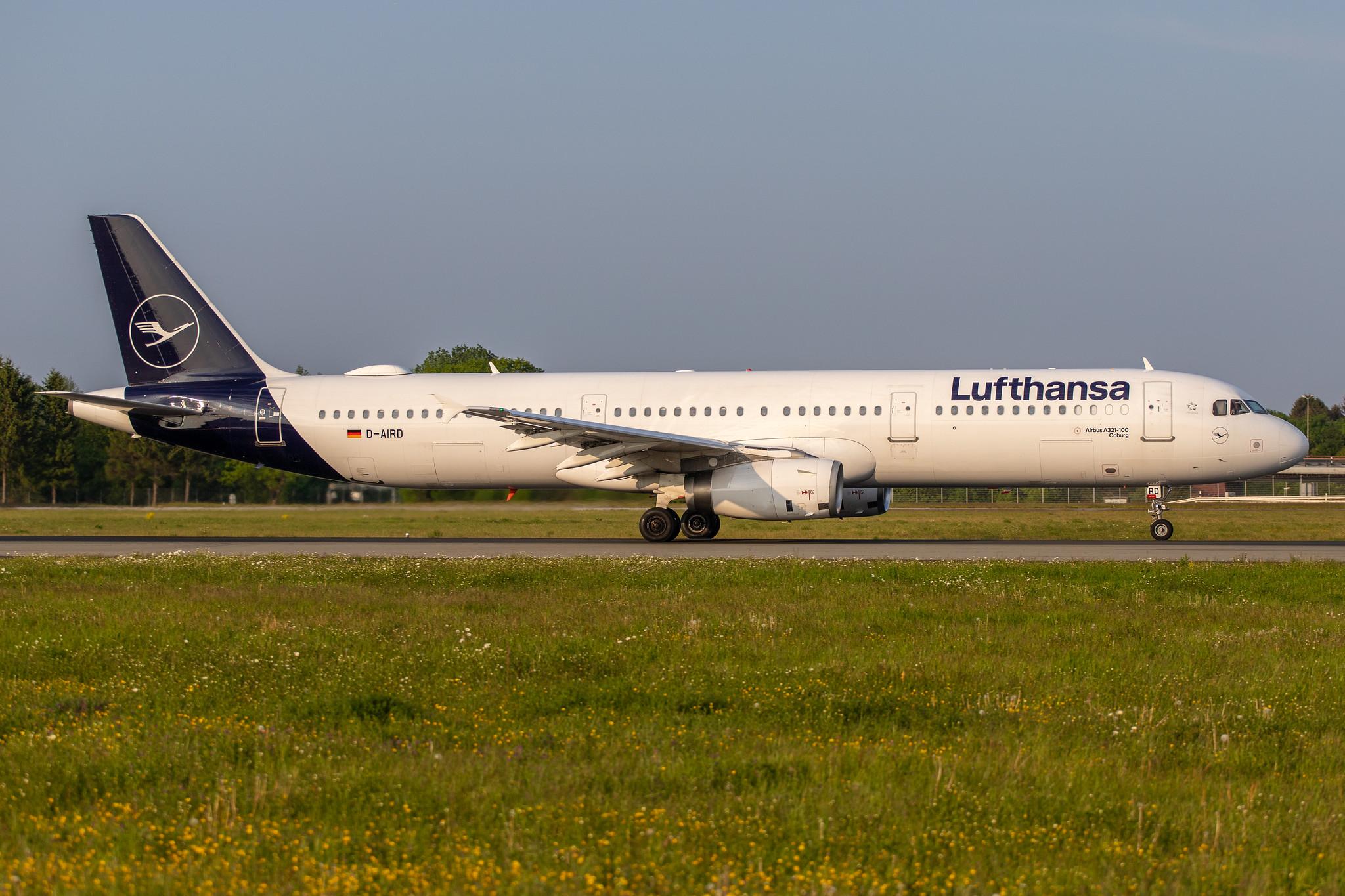 Hamburg Airport: Lufthansa (LH / DLH) |  Airbus A321-131 A321 | D-AIRD | MSN 0474