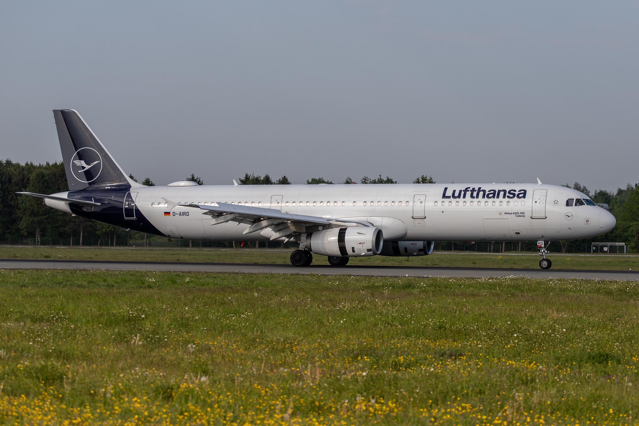 Hamburg Airport: Lufthansa (LH / DLH) |  Airbus A321-131 A321 | D-AIRD | MSN 0474