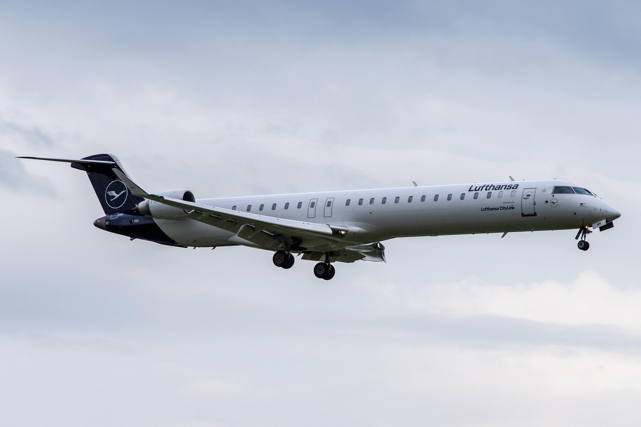 Hamburg Airport: Lufthansa (LH / DLH) | Operator: Lufthansa CityLine |  Mitsubishi CRJ-900LR CRJ9 | D-ACNM | MSN 15253