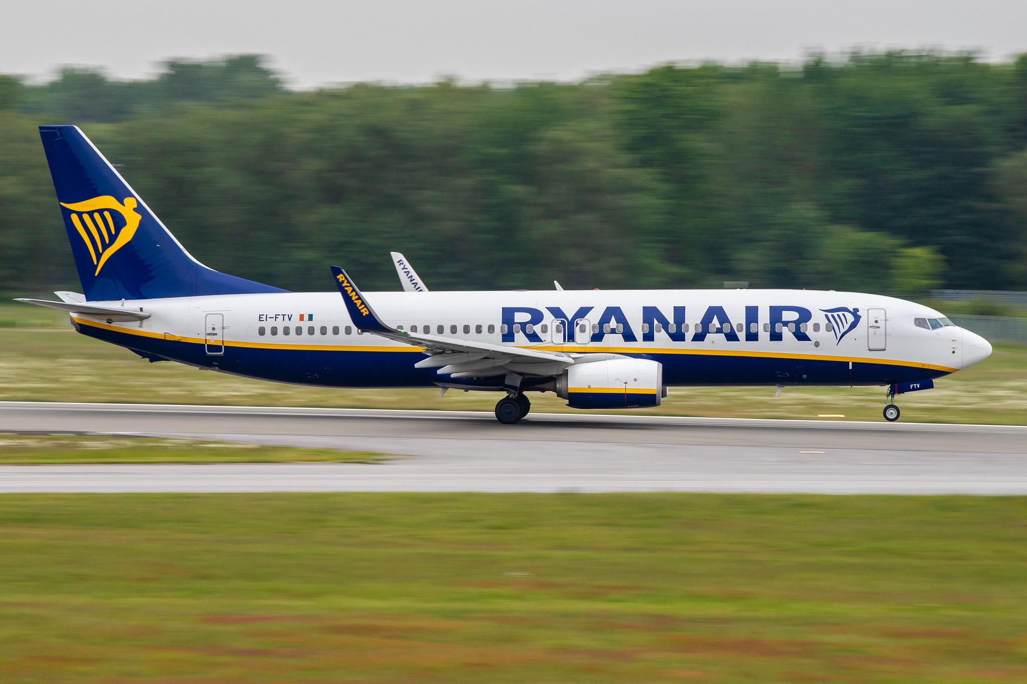 Hamburg Airport: Ryanair (FR / RYR) |  Boeing 737-8AS B738 | EI-FTV | MSN 44770