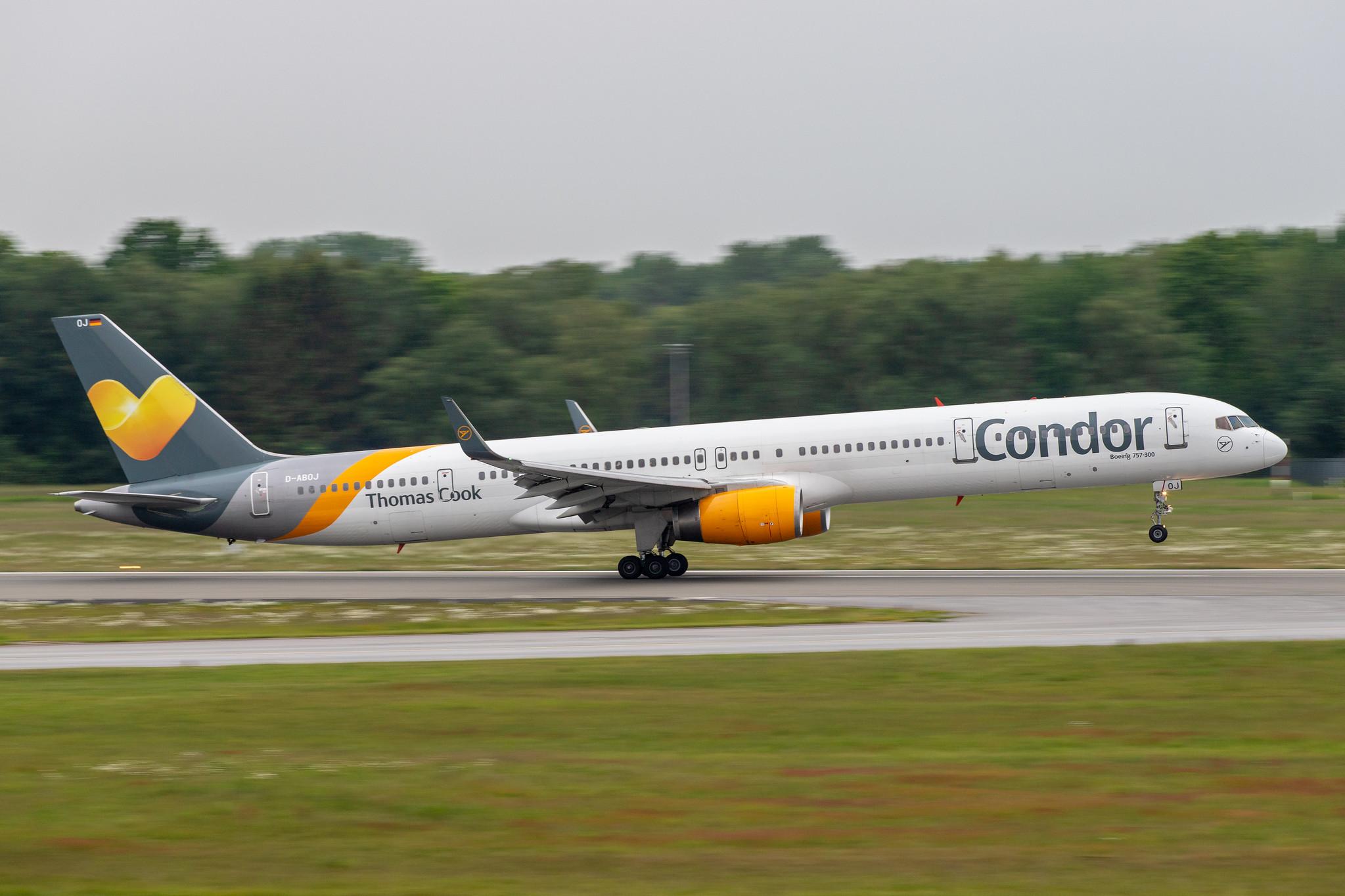 Hamburg Airport: Condor (DE / CFG) |  Boeing 757-330 B753 | D-ABOJ | MSN 29019