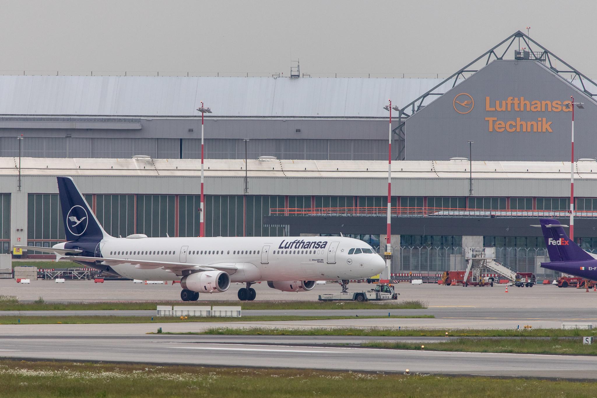 Hamburg Airport: Lufthansa (LH / DLH) |  Airbus A321-231 A321 | D-AIDC | MSN 4560
