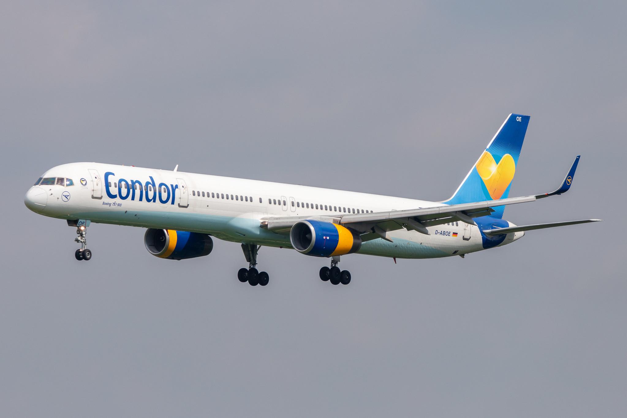 Hamburg Airport: Condor (DE / CFG) |  Boeing 757-330 B753 | D-ABOE | MSN 29012