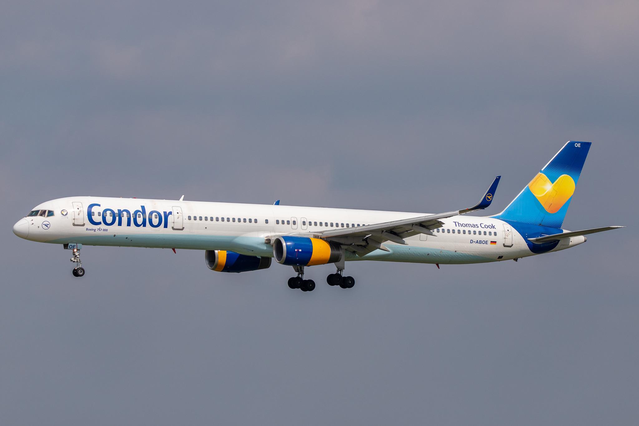 Hamburg Airport: Condor (DE / CFG) |  Boeing 757-330 B753 | D-ABOE | MSN 29012