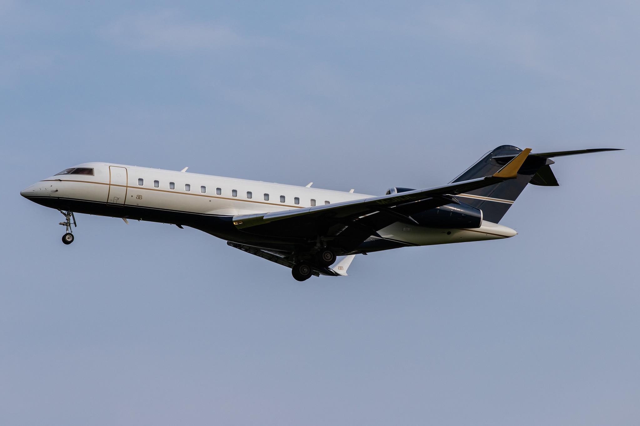 Hamburg Airport: Private owner |  Bombardier Global Express GLEX | M-JNJL | MSN 9046