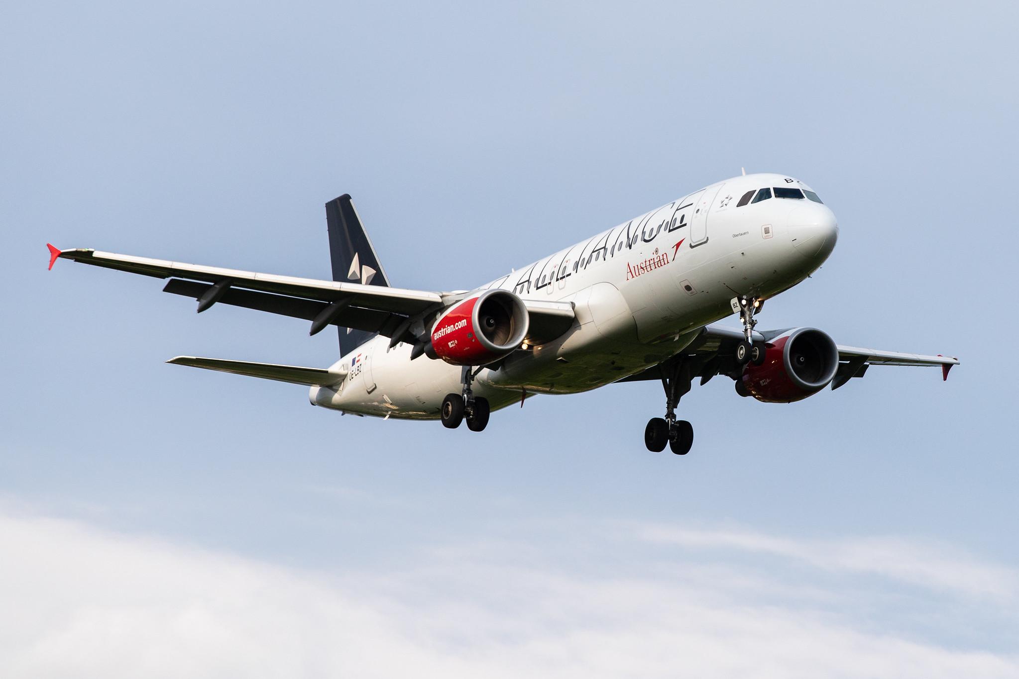 Hamburg Airport: Austrian Airlines (OS / AUA) |  Livery: Star Alliance Livery |  Airbus A320-214 A320 | OE-LBZ | MSN 5181