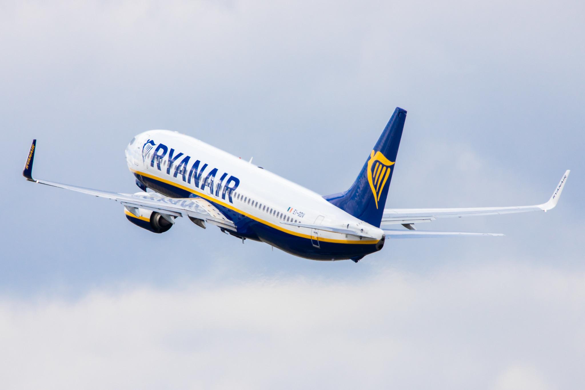 Flughafen Berlin Tegel (TXL): Ryanair (FR / RYR) |  Boeing 737-8AS B738 | EI-GDV | MSN 44816