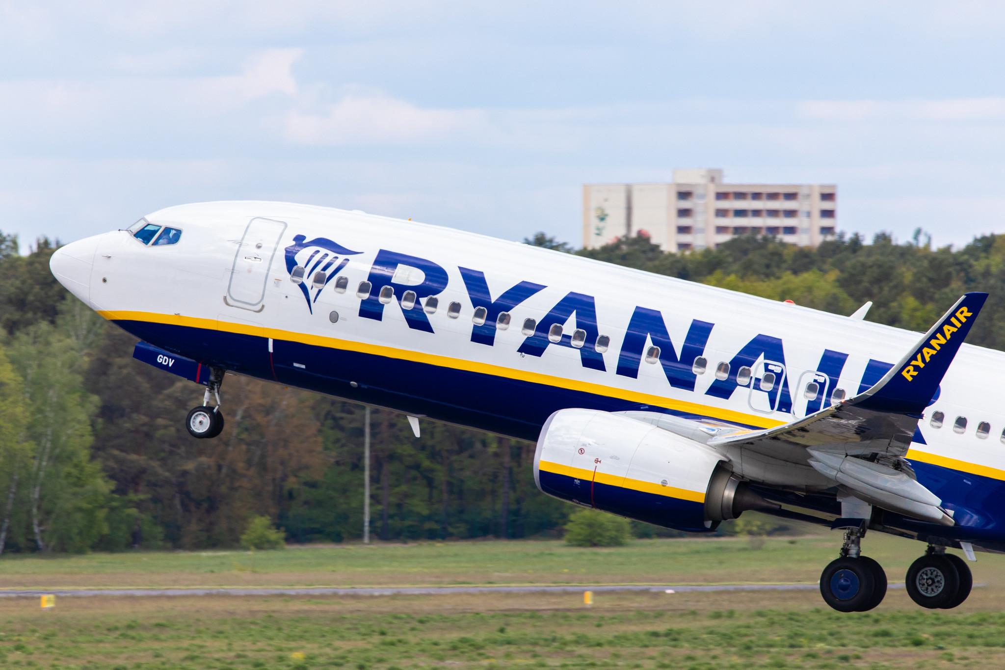 Flughafen Berlin Tegel (TXL): Ryanair (FR / RYR) |  Boeing 737-8AS B738 | EI-GDV | MSN 44816