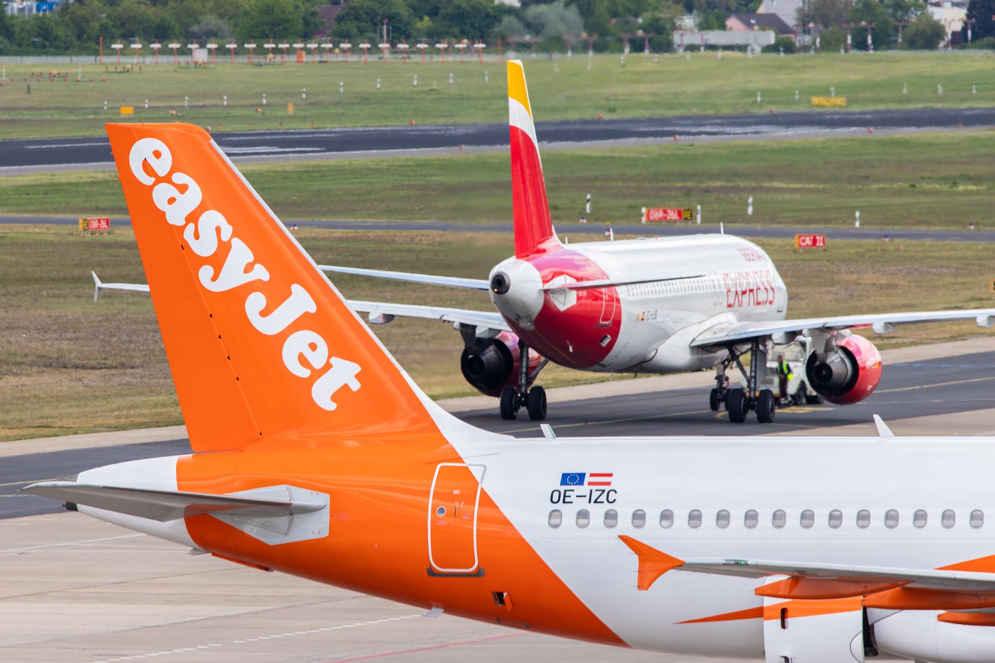 Flughafen Berlin Tegel (TXL): Iberia Express Airbus A320-214 A320 EC-LUD MSN 1067