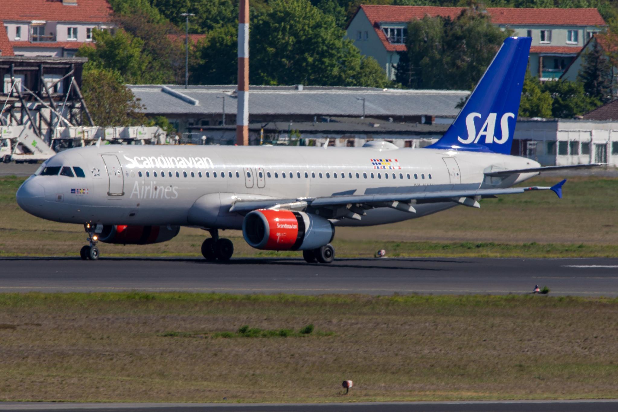 Flughafen Berlin Tegel (TXL): SAS (SK / SAS) |  Airbus A320-232 A320 | OY-KAN | MSN 2958