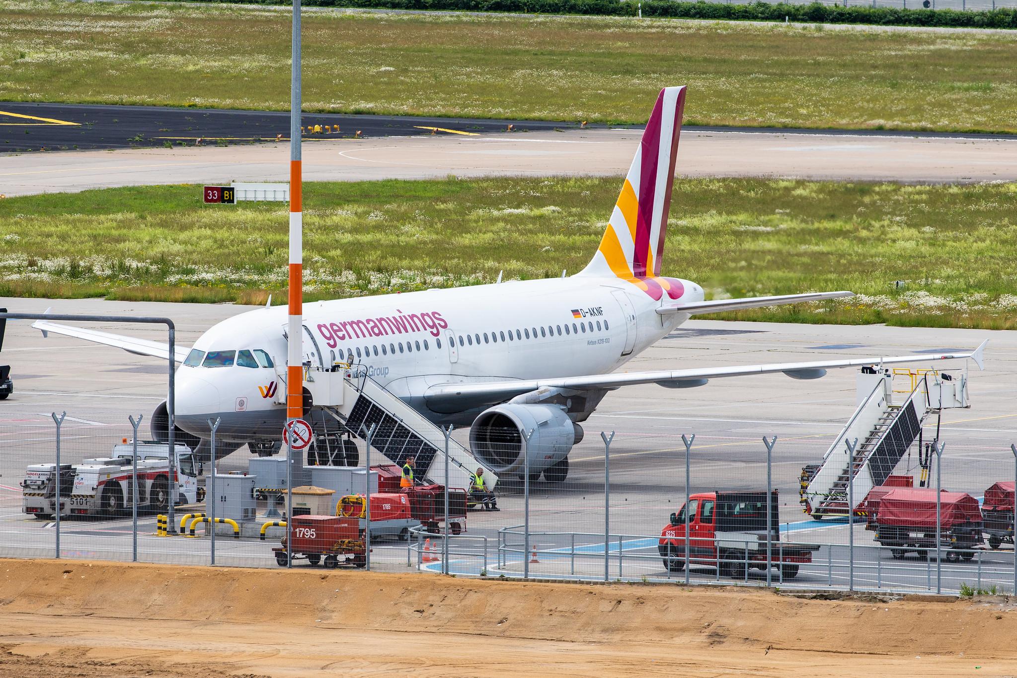 Hamburg Airport: Eurowings (EW / EWG) | Operator: Germanwings |  Airbus A319-112 A319 | D-AKNF | MSN 0646