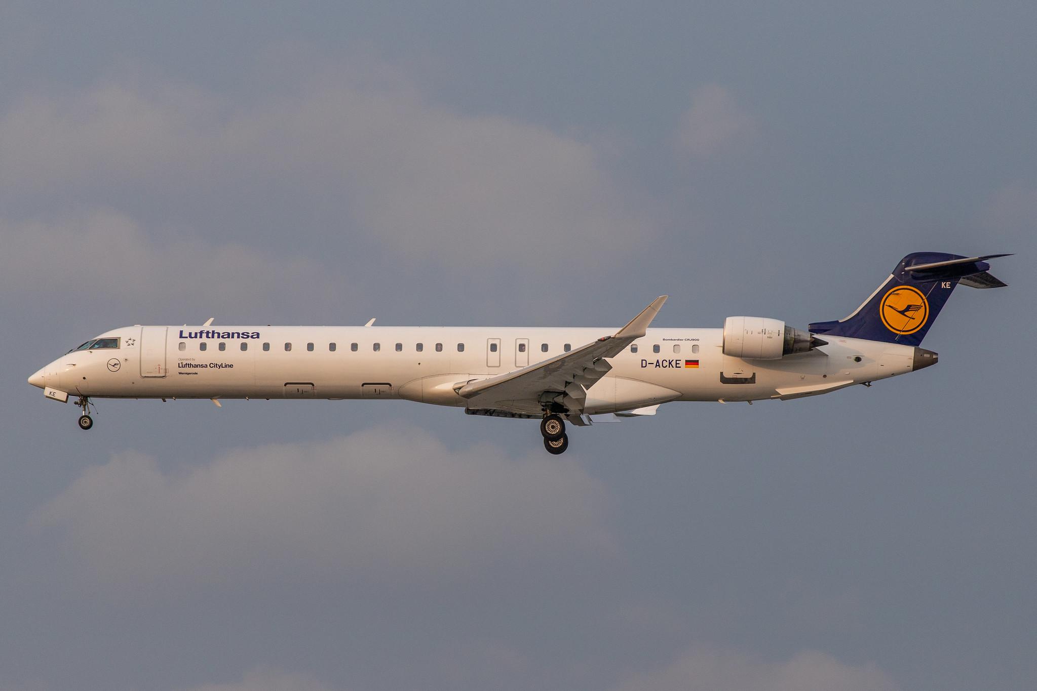 Hamburg Airport: Lufthansa (LH / DLH) | Operator: Lufthansa CityLine |  Mitsubishi CRJ-900LR CRJ9 | D-ACKE | MSN 15081