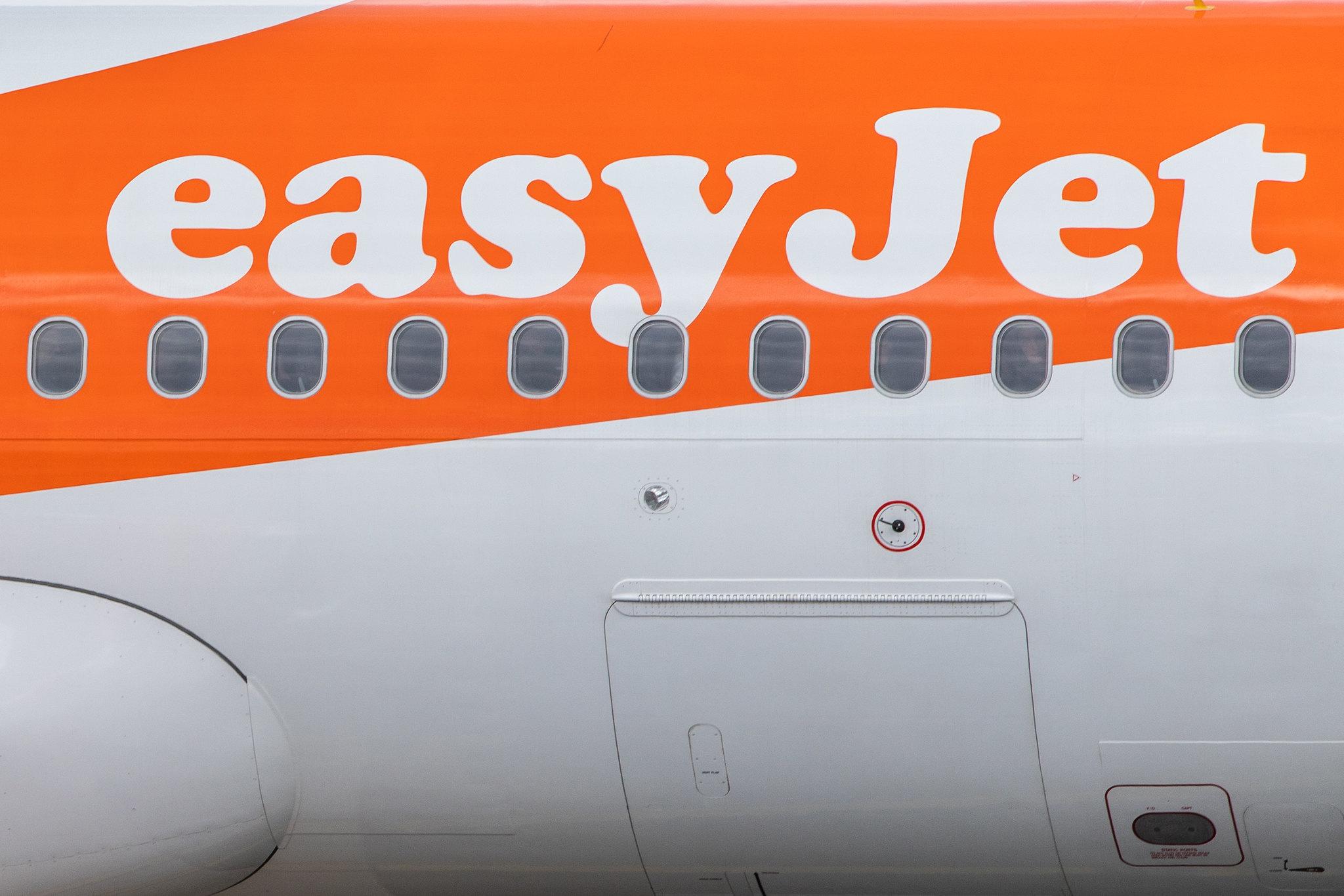 Flughafen Berlin Tegel (TXL): EasyJet Airbus A320-214 A320 OE-IZC MSN 4033