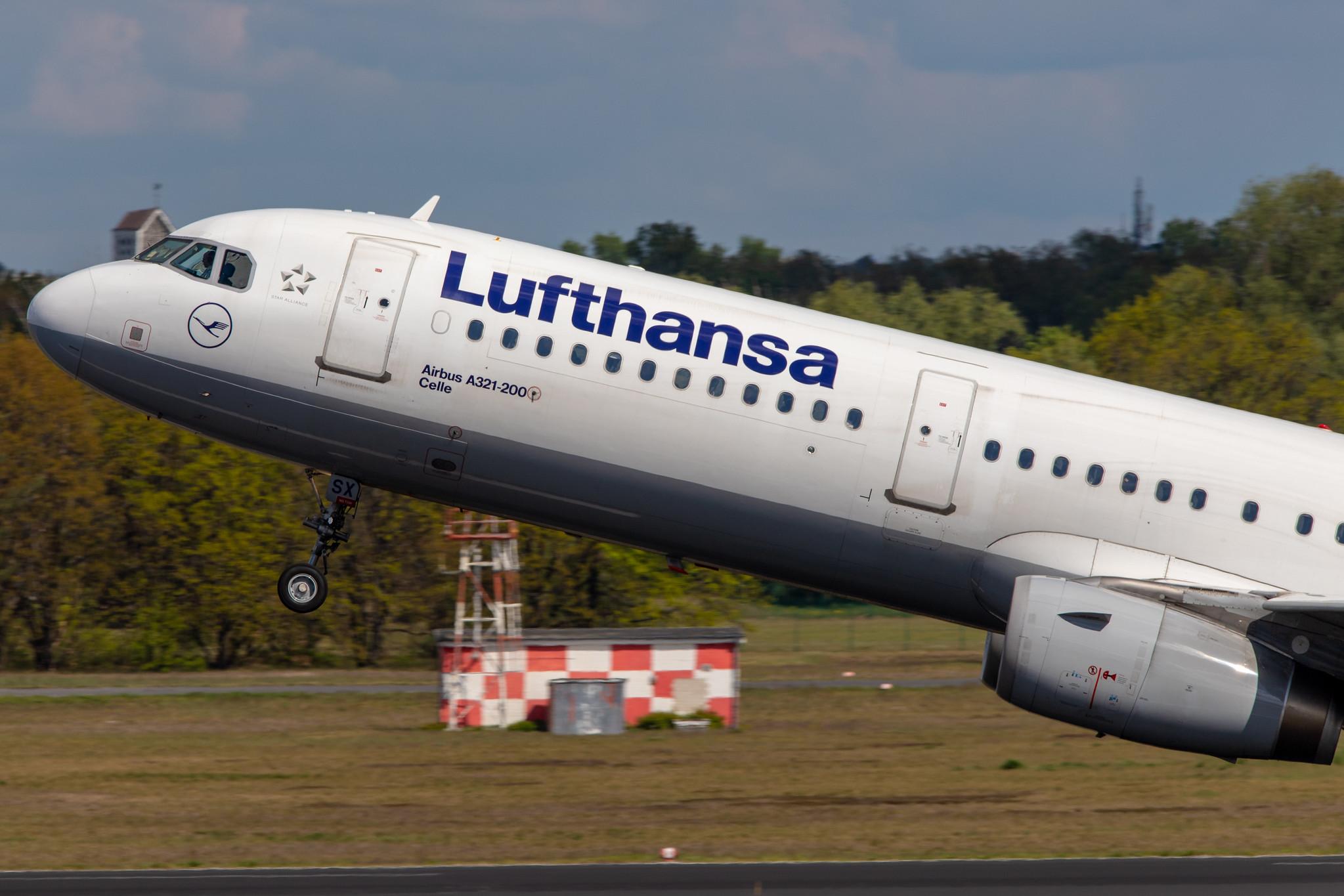 Flughafen Berlin Tegel (TXL): Lufthansa Airbus A321-231 A321 D-AISX MSN 4073