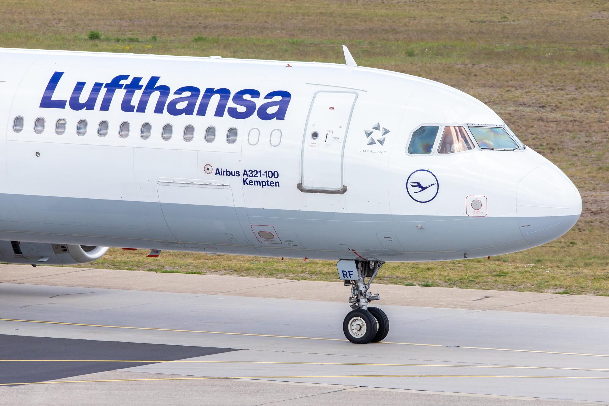Flughafen Berlin Tegel (TXL): Lufthansa Airbus A321-131 A321 D-AIRF MSN 0493