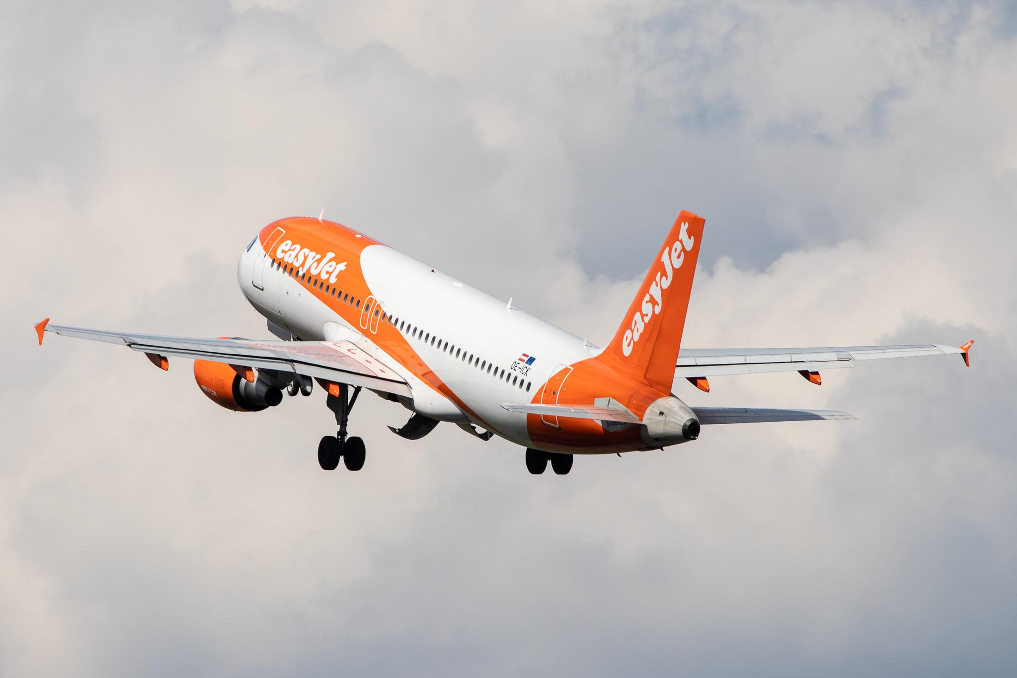 Flughafen Berlin Tegel (TXL): easyJet Airbus A320-214 A320 OE-ICK MSN 5020
