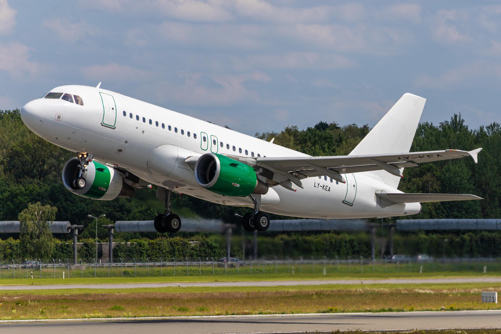 Hamburg Airport: GetJet Airlines (GW / GJT) |  Airbus A319-112 A319 | LY-KEA | MSN 4691