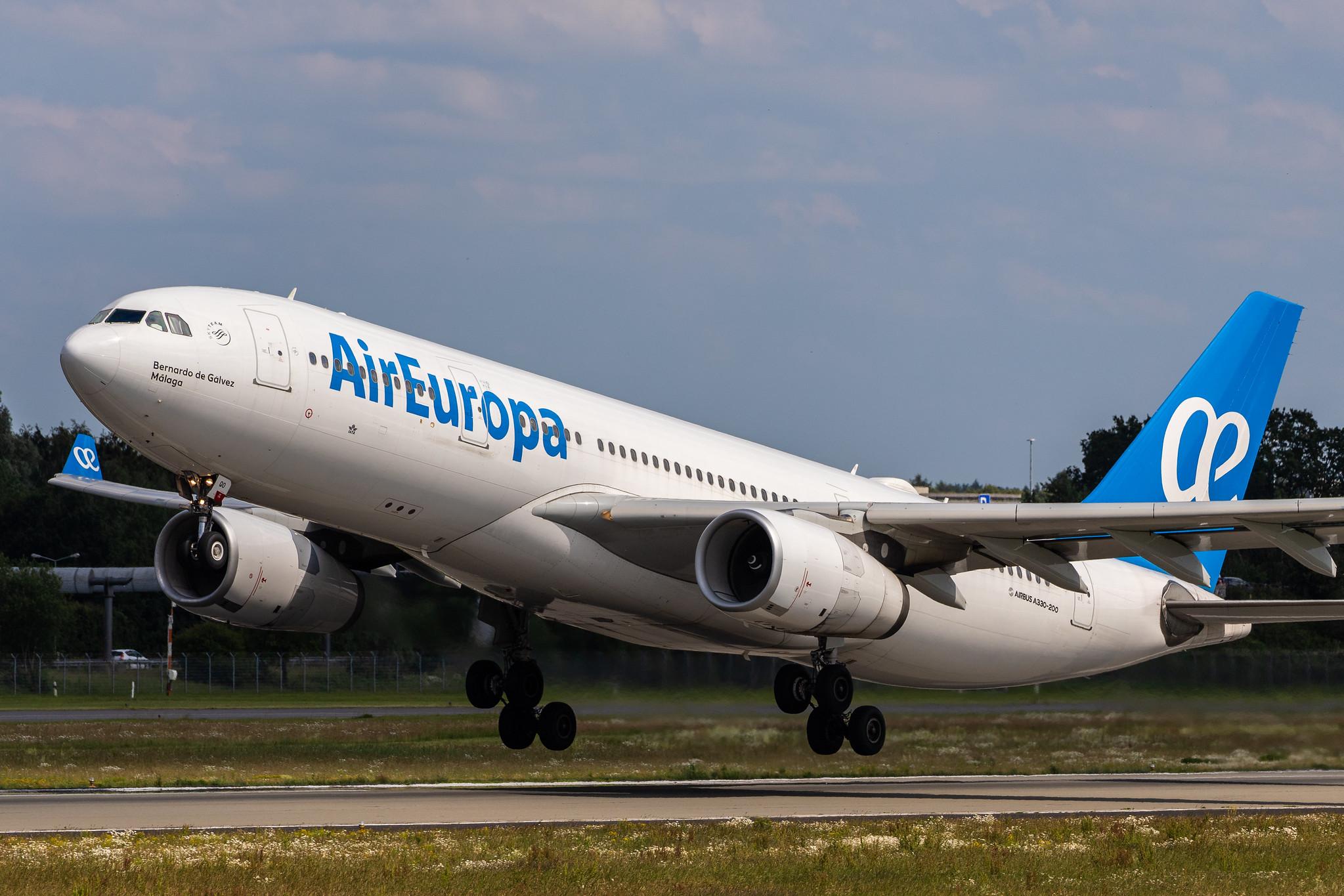 Hamburg Airport: Air Europa (UX / AEA) | Airbus A330-243 A332 | EC-LQO | MSN 0505