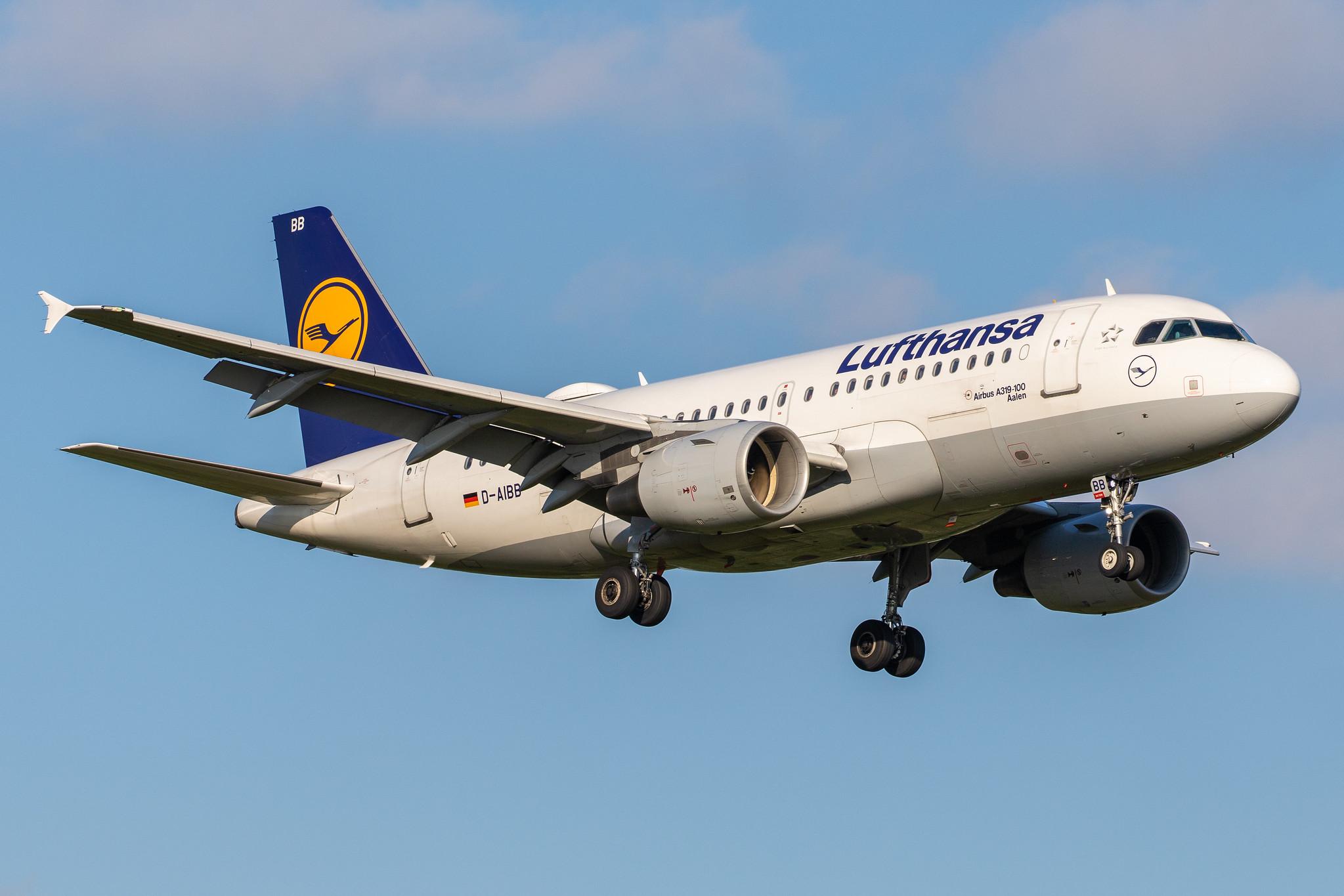 Hamburg Airport: Lufthansa (LH / DLH) |  Airbus A319-112 A319 | D-AIBB | MSN 4182