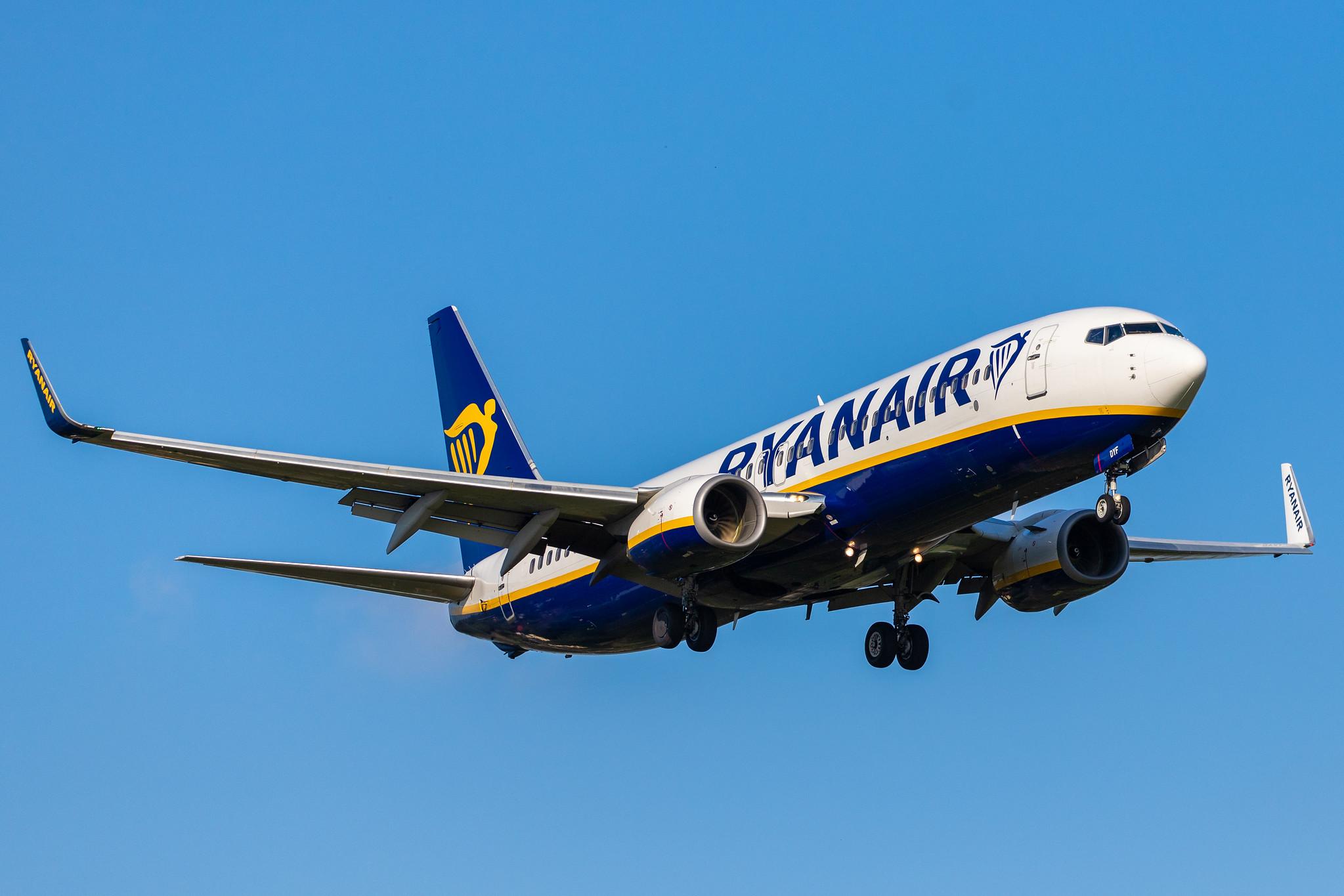 Hamburg Airport: Ryanair (FR / RYR) |  Boeing 737-8AS B738 | EI-DYF | MSN 36569