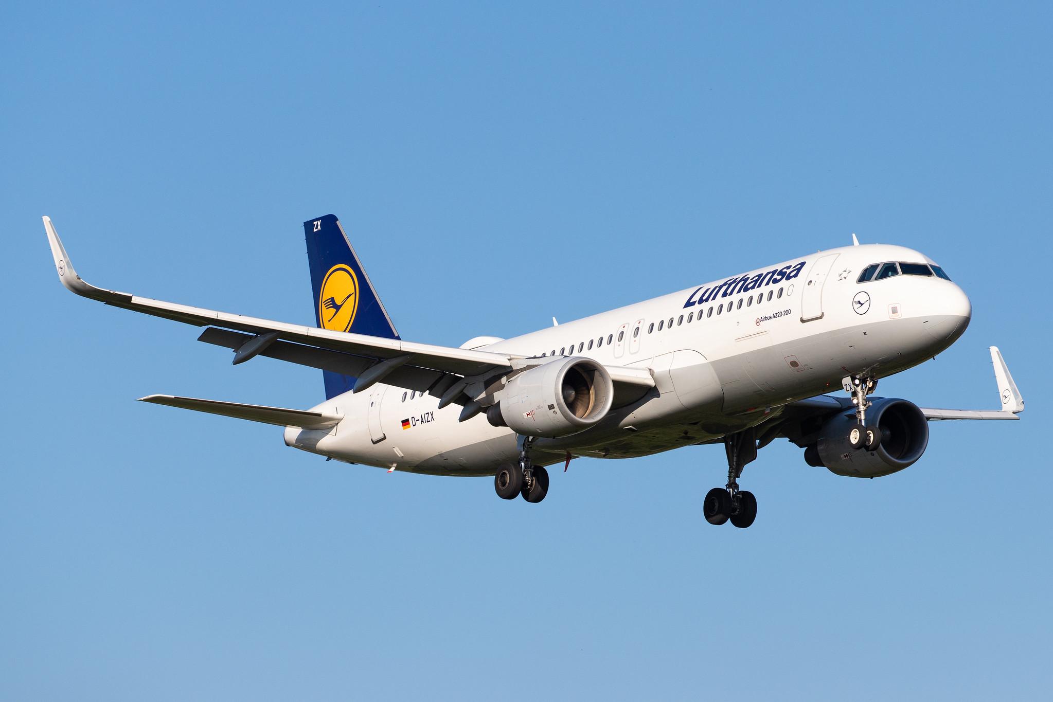 Hamburg Airport: Lufthansa (LH / DLH) |  Airbus A320-214 A320 | D-AIZX | MSN 5741