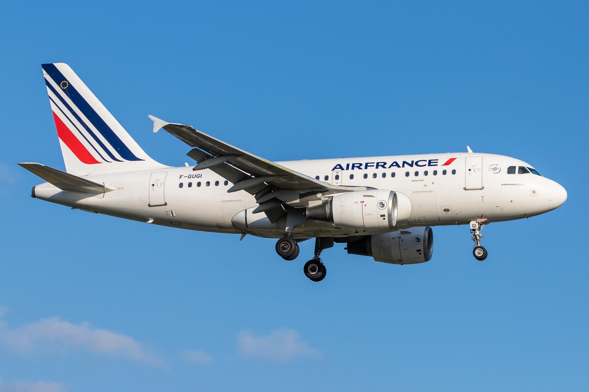 Hamburg Airport (HAM/EDDH): Air France (AF / AFR) |  Airbus A318-111 A318 | F-GUGI | MSN 2350