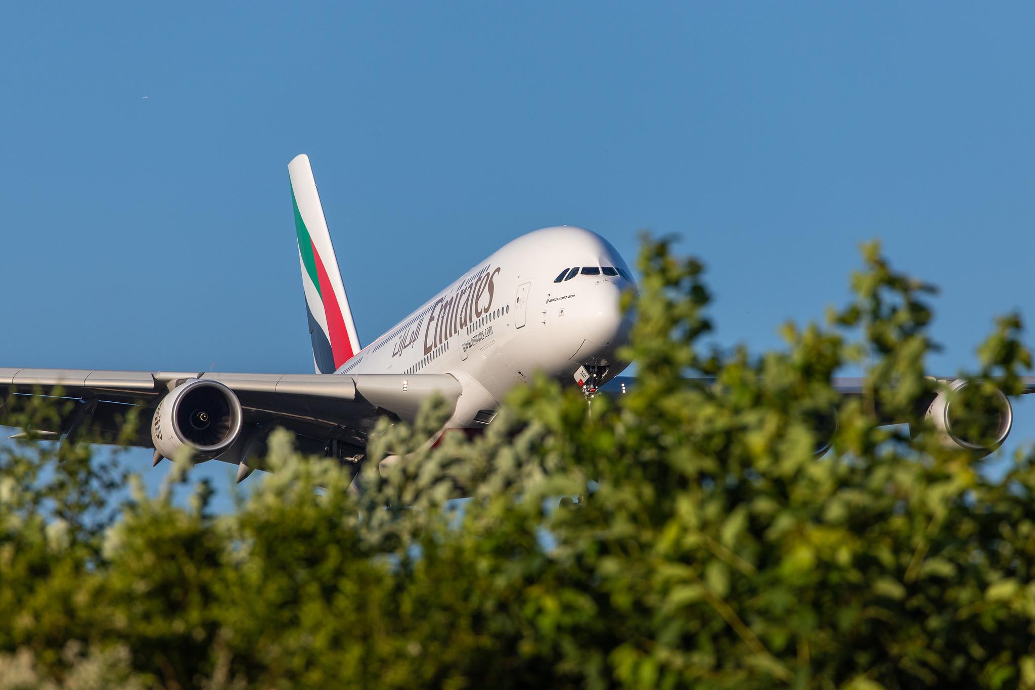Hamburg Airport (HAM/EDDH): Emirates (EK / UAE) |  Airbus A380-842 A388 | A6-EVE | MSN 250