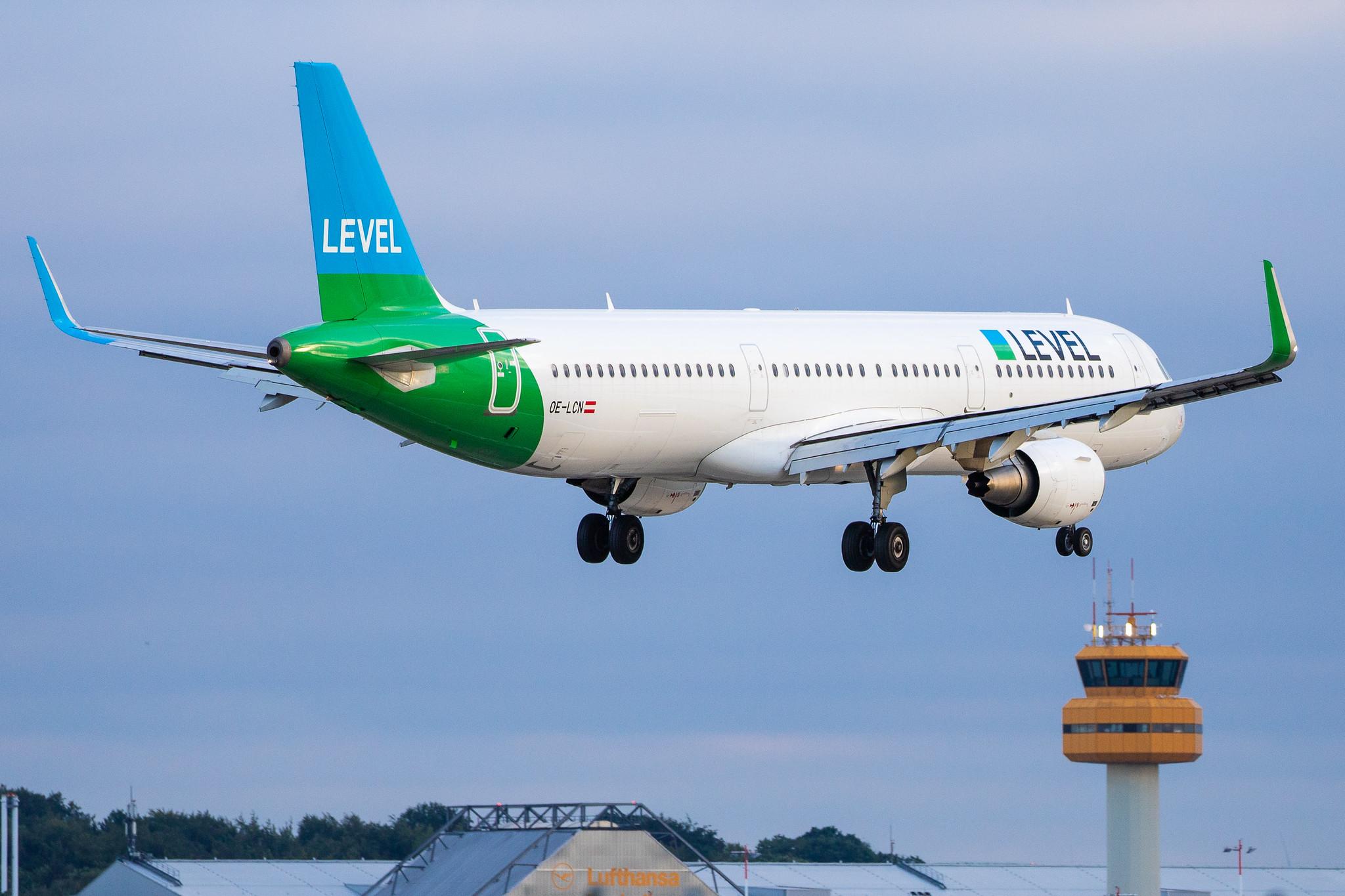 Hamburg Airport (HAM/EDDH): LEVEL (VK / FOO) |  Airbus A321-211 A321 | OE-LCN | MSN 6454