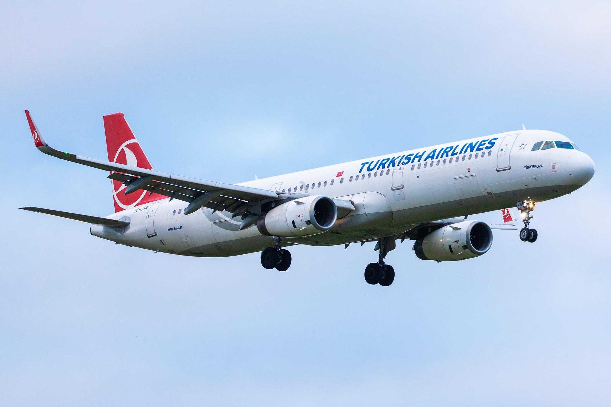 Hamburg Airport: Turkish Airlines (TK / THY) |  Airbus A321-231 A321 | TC-JSN | MSN 6508
