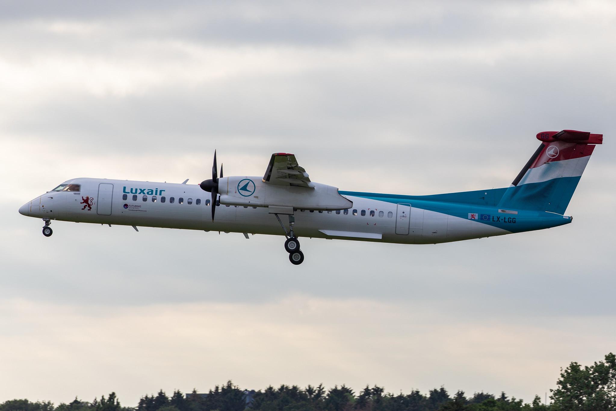 Hamburg Airport: Luxair (LG / LGL) |  De Havilland Canada Dash 8-400 DH8D | LX-LGG | MSN 4418