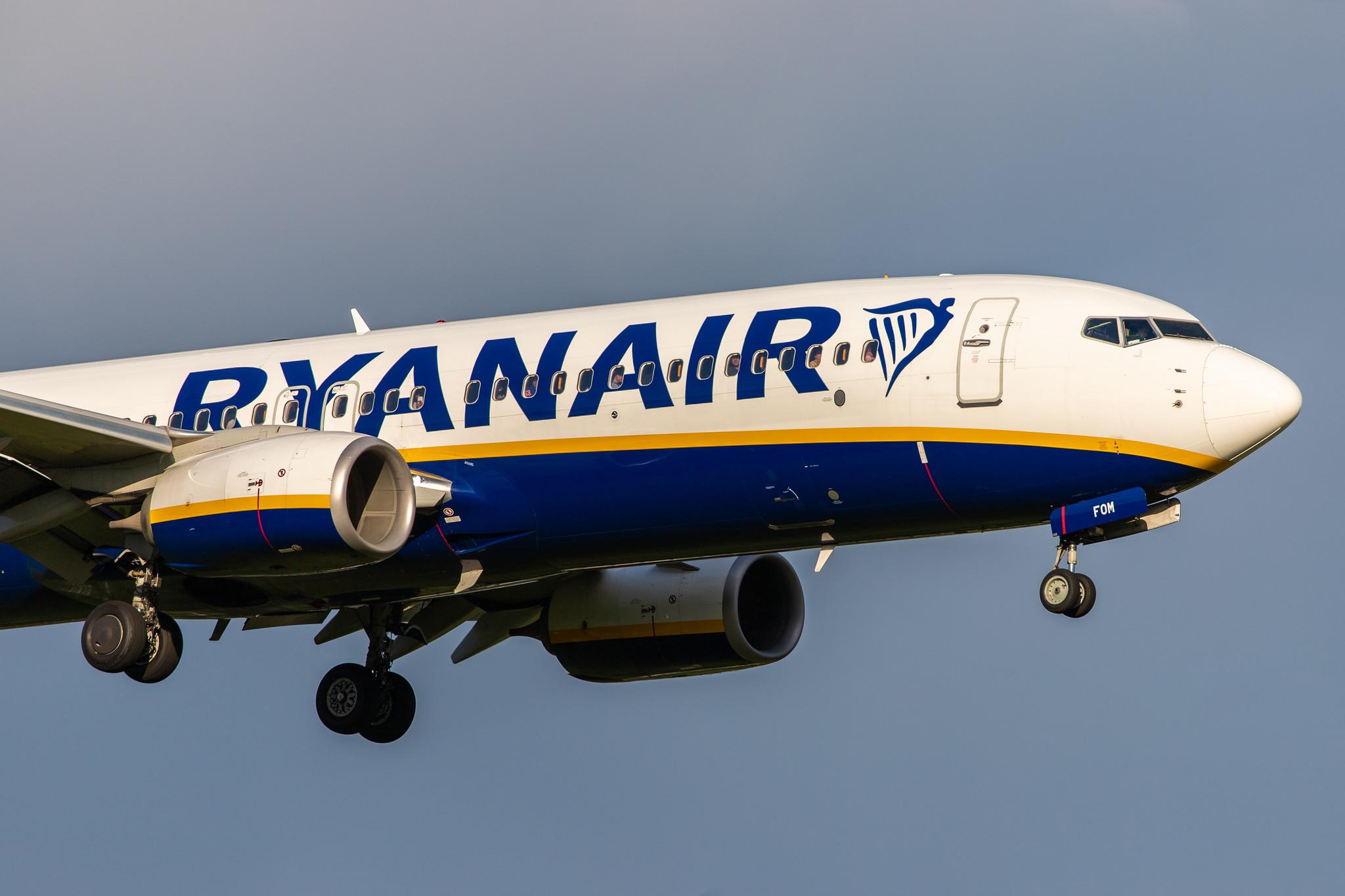 Hamburg Airport: Ryanair (FR / RYR) |  Boeing 737-8AS B738 | EI-FOM | MSN 44720