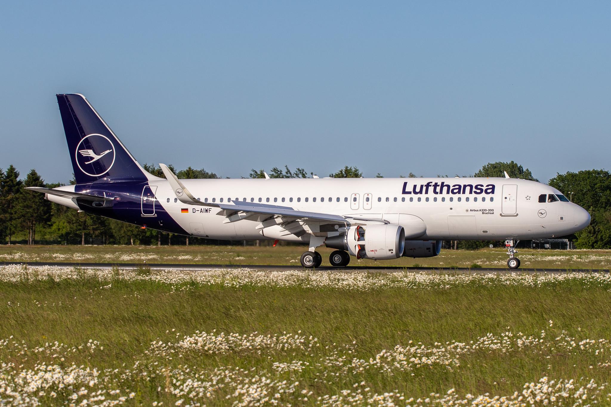 Hamburg Airport: Lufthansa (LH / DLH) |  Airbus A320-214 A320 | D-AIWF | MSN 8853