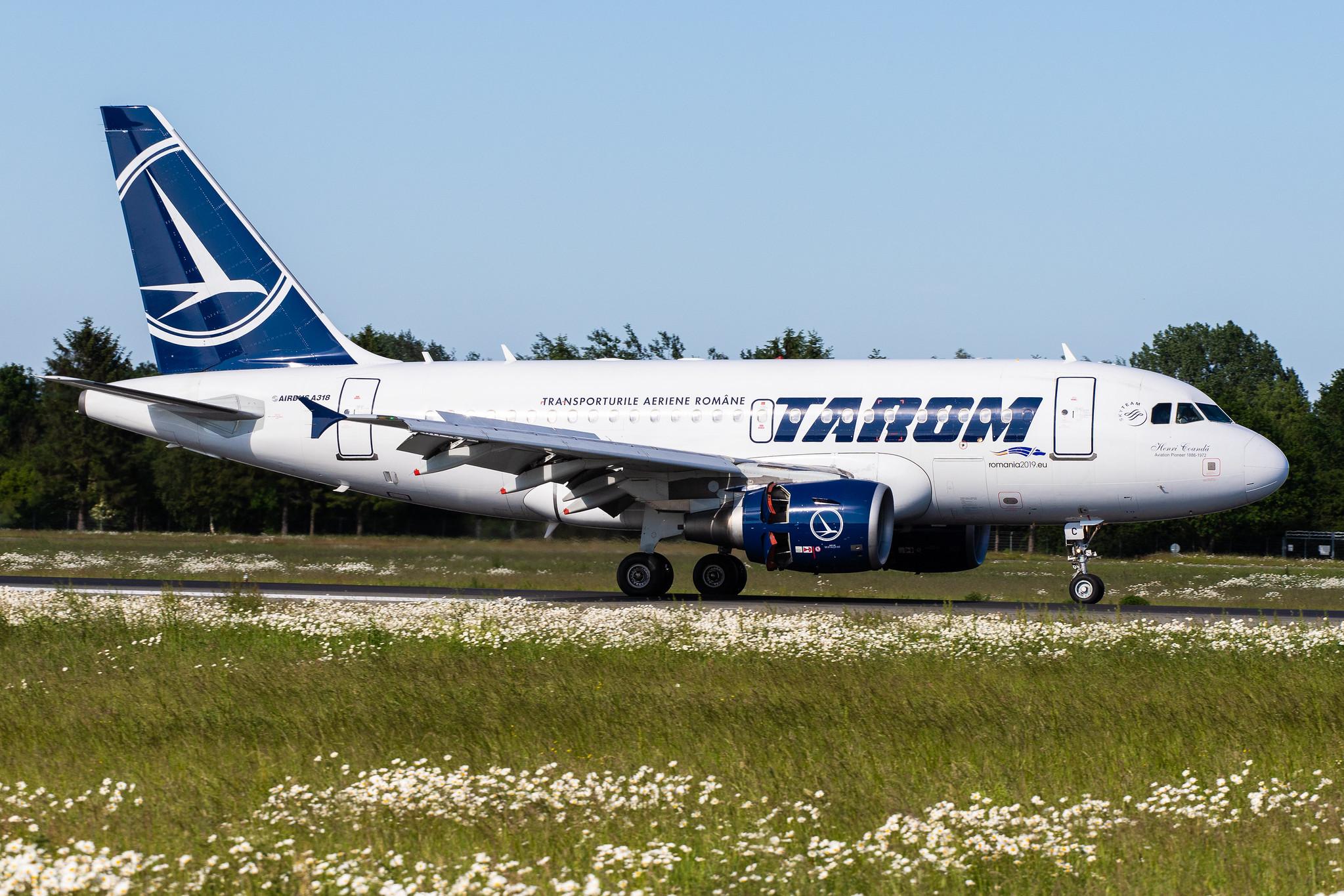 Hamburg Airport: Hamburg Airport: Tarom (RO / ROT) |  Airbus A318-111 A318 | YR-ASC | MSN 3220