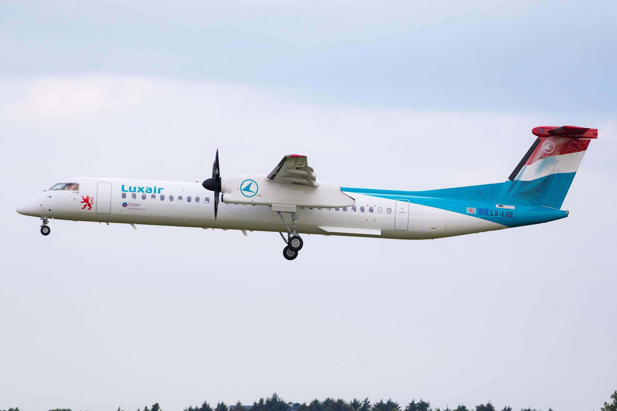 Hamburg Airport: Luxair (LG / LGL) | De Havilland Canada Dash 8-400 DH8D | LX-LGE | MSN 4284