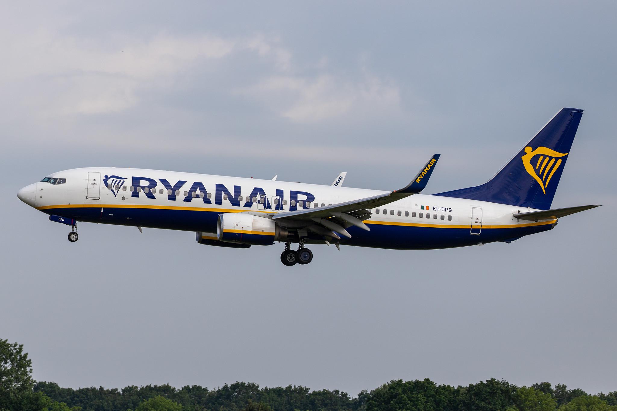 Hamburg Airport: Ryanair (FR / RYR) |  Boeing 737-8AS B738 | EI-DPG | MSN 33607