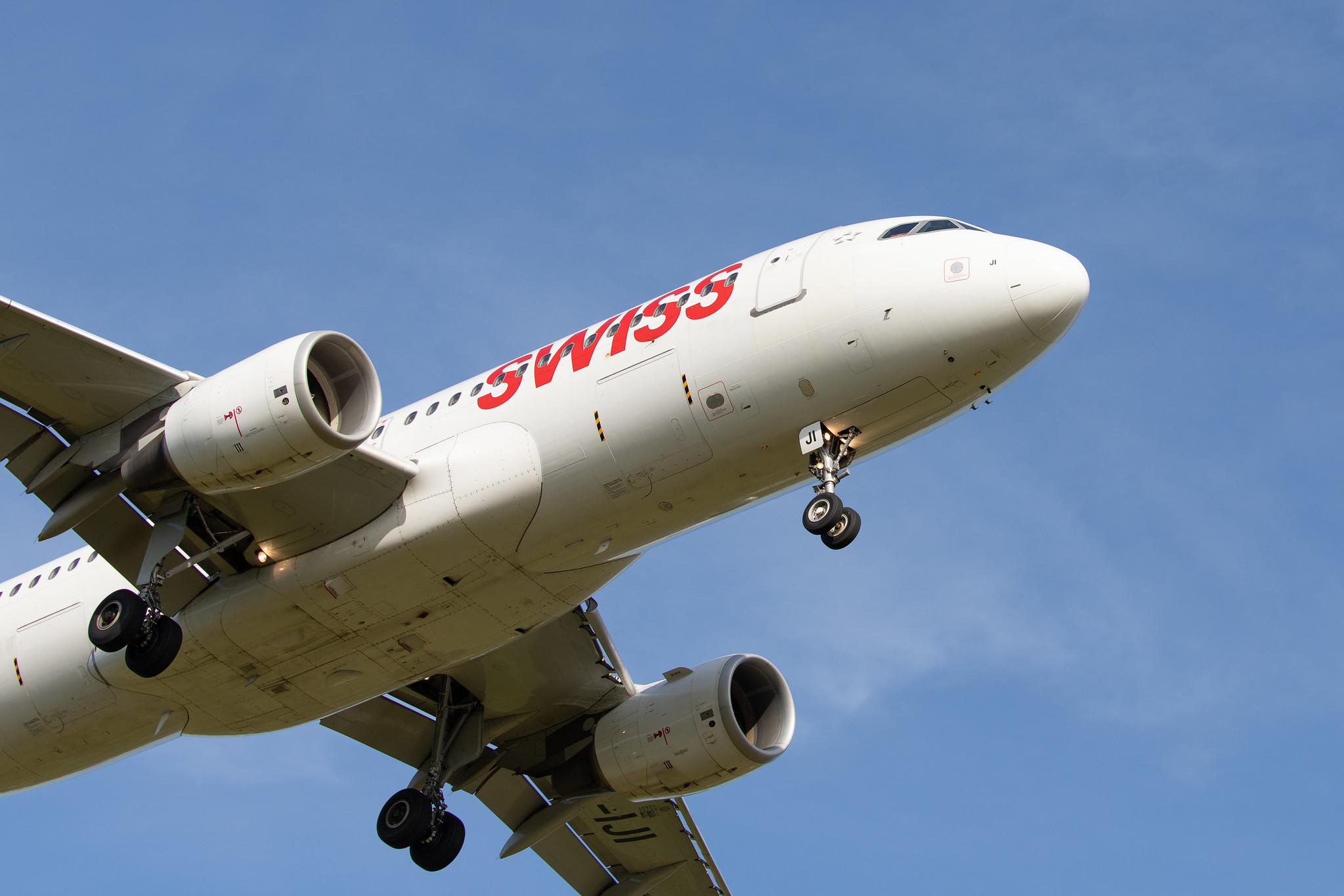 Hamburg Airport: Swiss (LX / SWR) |  Airbus A320-214 A320 | HB-IJI | MSN 0577